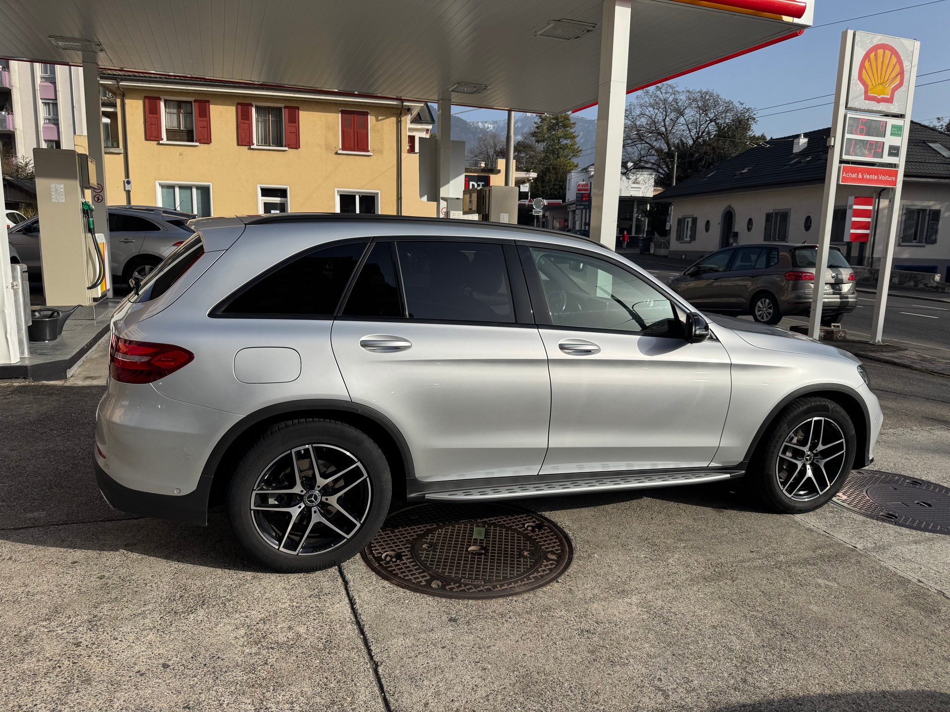 MERCEDES-BENZ GLC 250 d AMG Line 4Matic 9G-Tronic-image-3