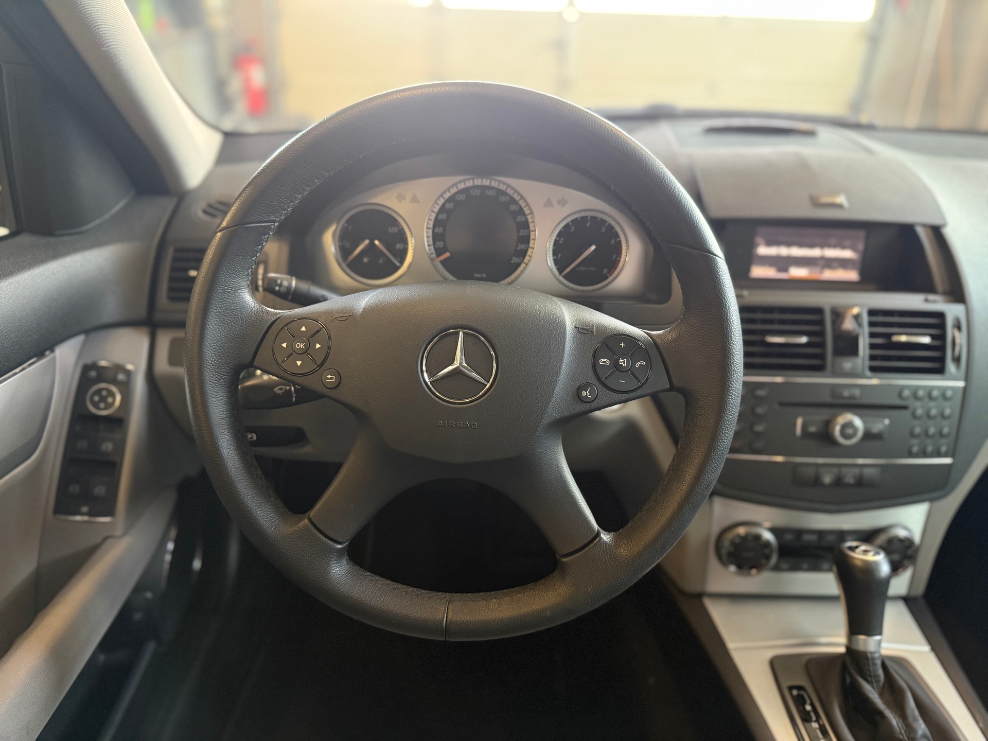 MERCEDES-BENZ C 230 Avantgarde 7G-Tronic-image-12