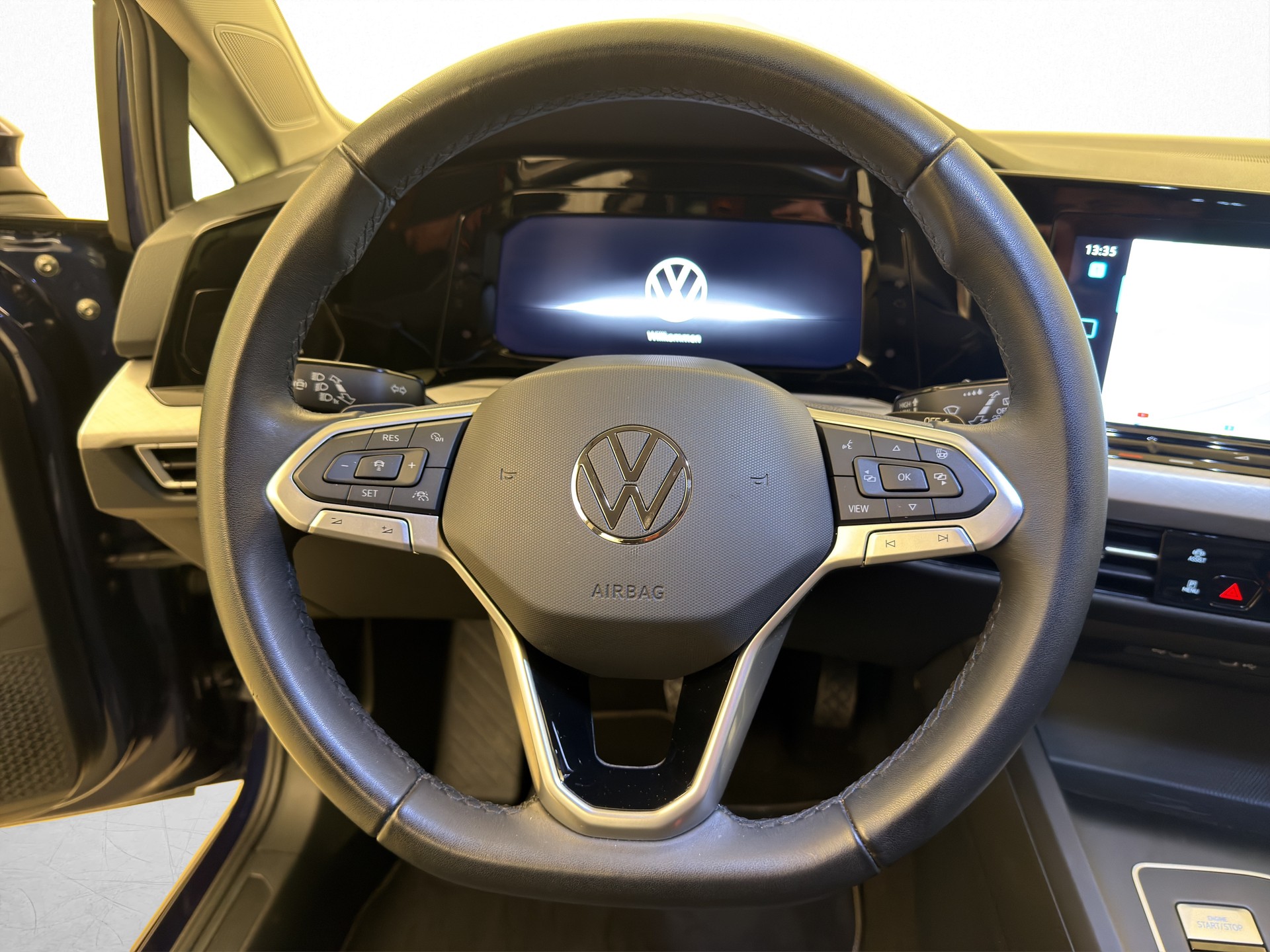 VW Golf 2.0 TDI Life DSG-image-3
