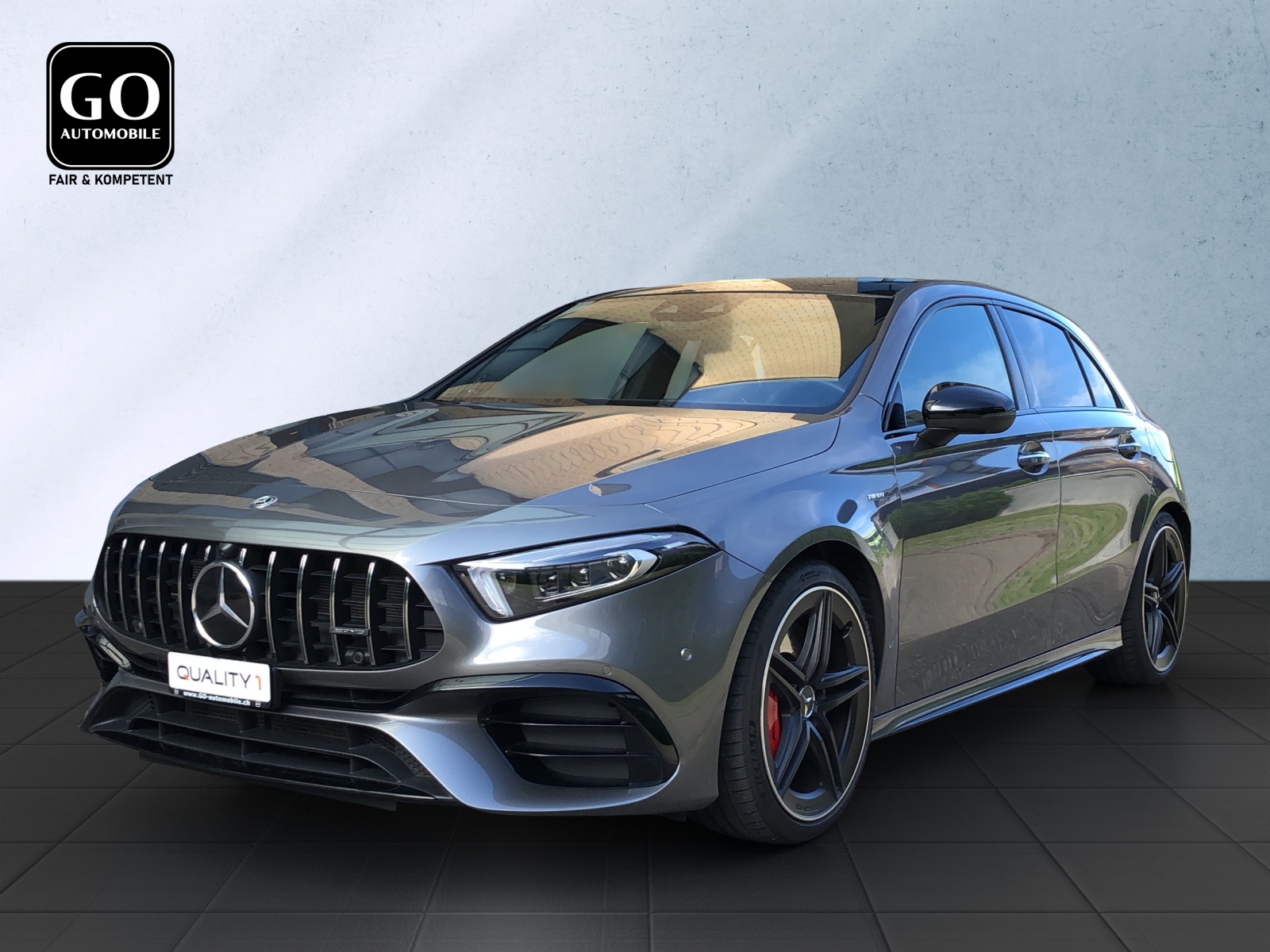 MERCEDES-BENZ A 45 S AMG 4Matic*PANORAMADACH*-showroom-element-1