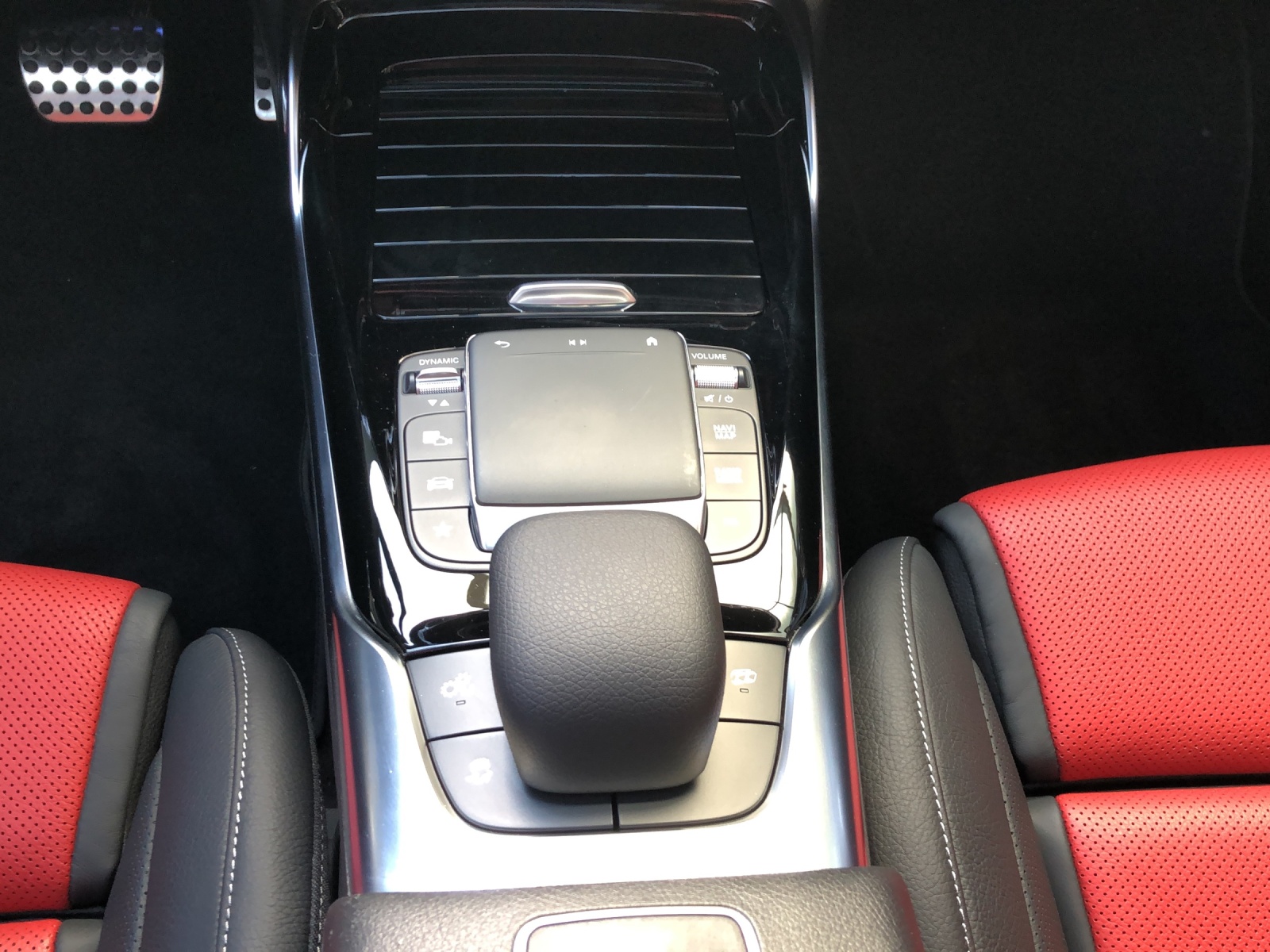 MERCEDES-BENZ A 45 S AMG 4Matic*PANORAMADACH*-image-10