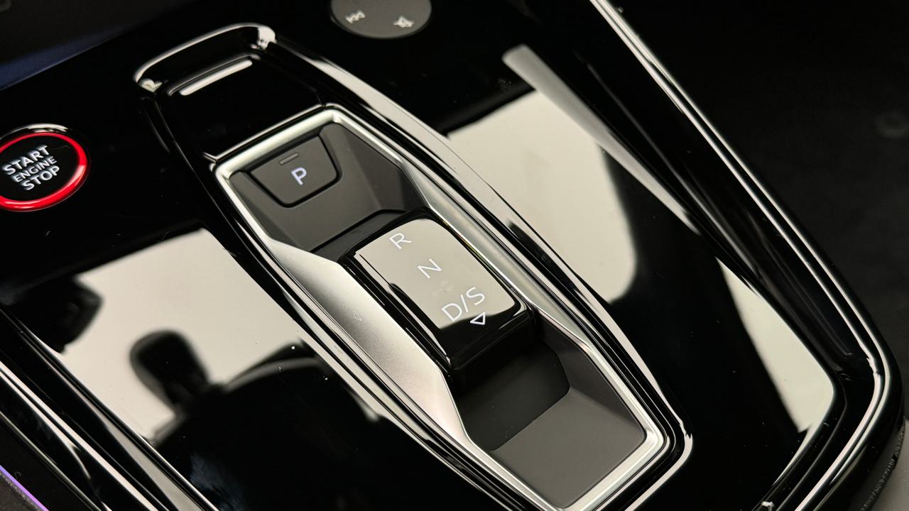 AUDI RS3 Limousine 2.5 TSI quattro S-tronic-image-10