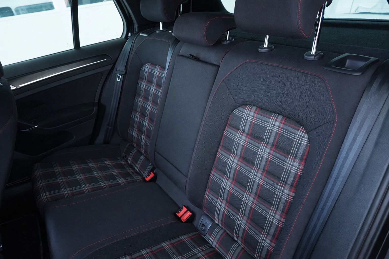 VW Golf 2.0 TSI GTI Performance DSG-image-4