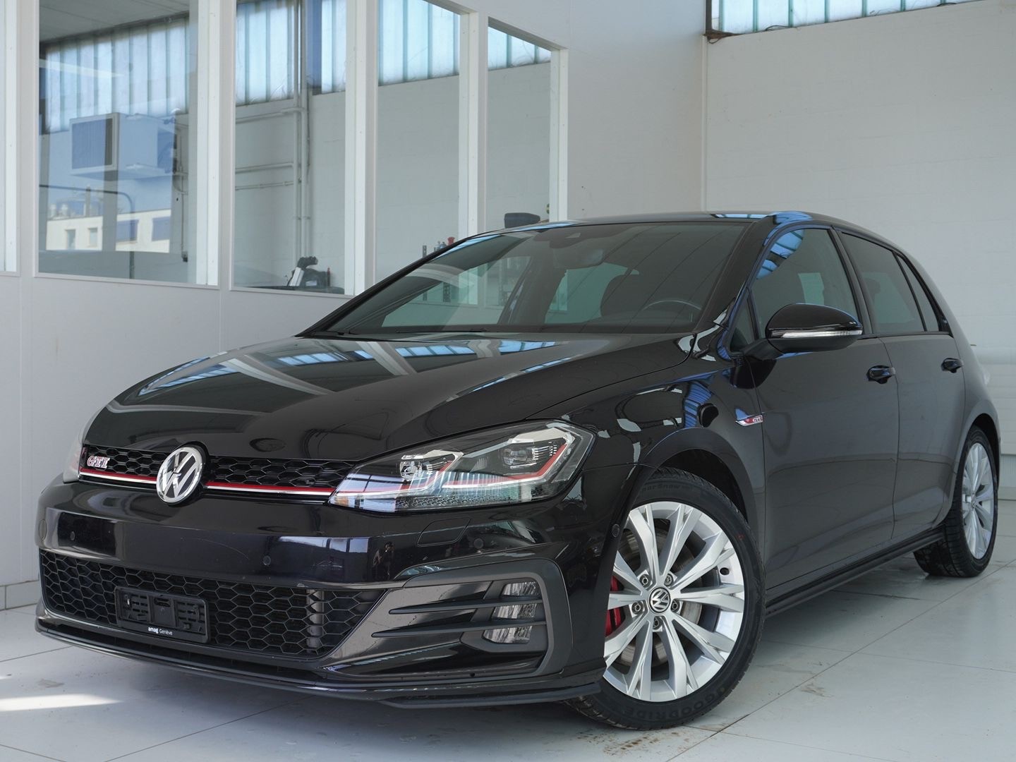 VW Golf 2.0 TSI GTI Performance DSG-image-0