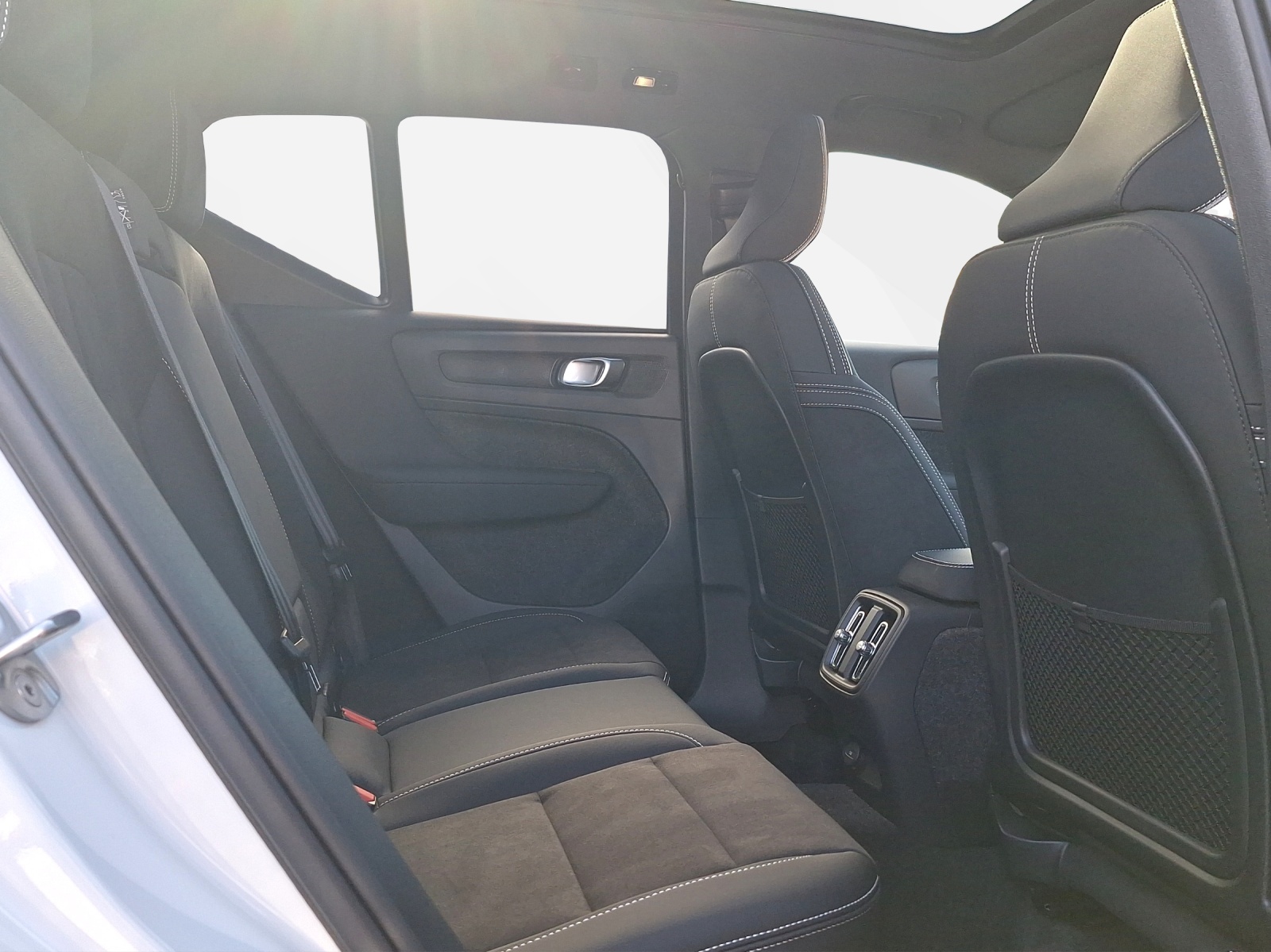 VOLVO EX40 Twin Black Edition AWD-image-7