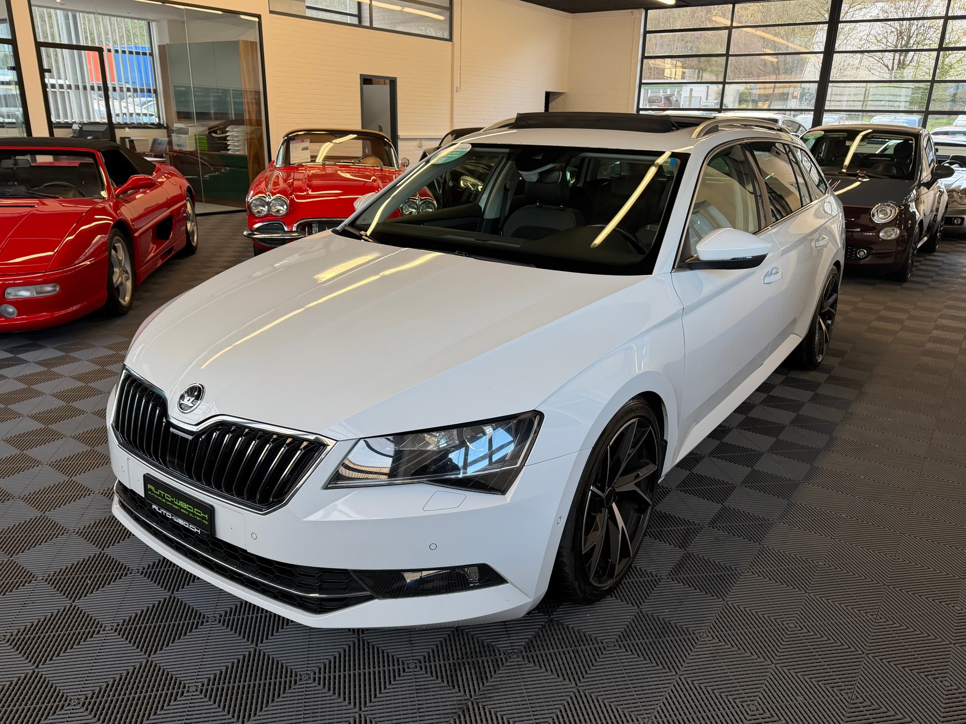 SKODA Superb Combi 2.0 TDi Style DSG-image-6
