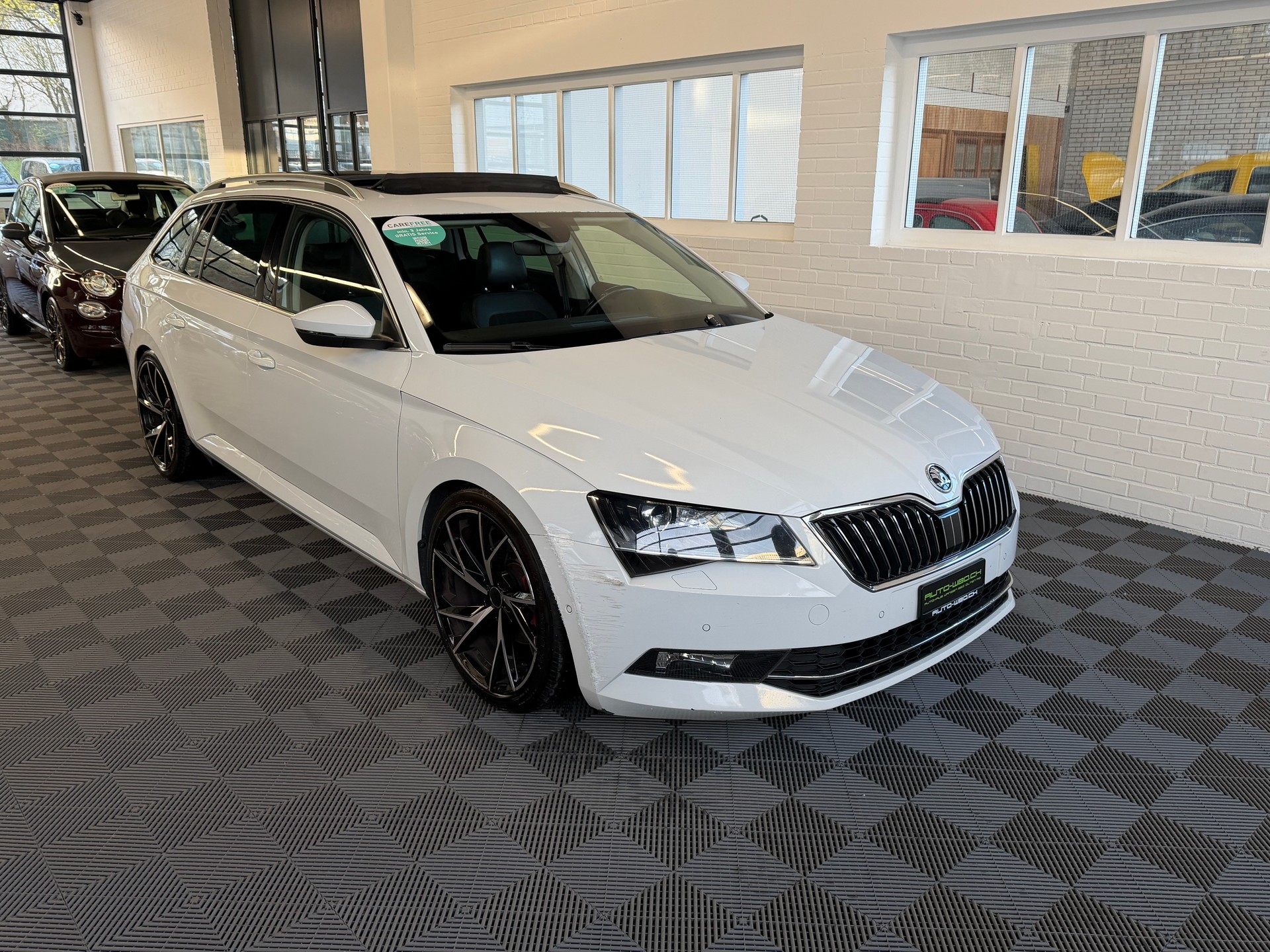 SKODA Superb Combi 2.0 TDi Style DSG-image-0