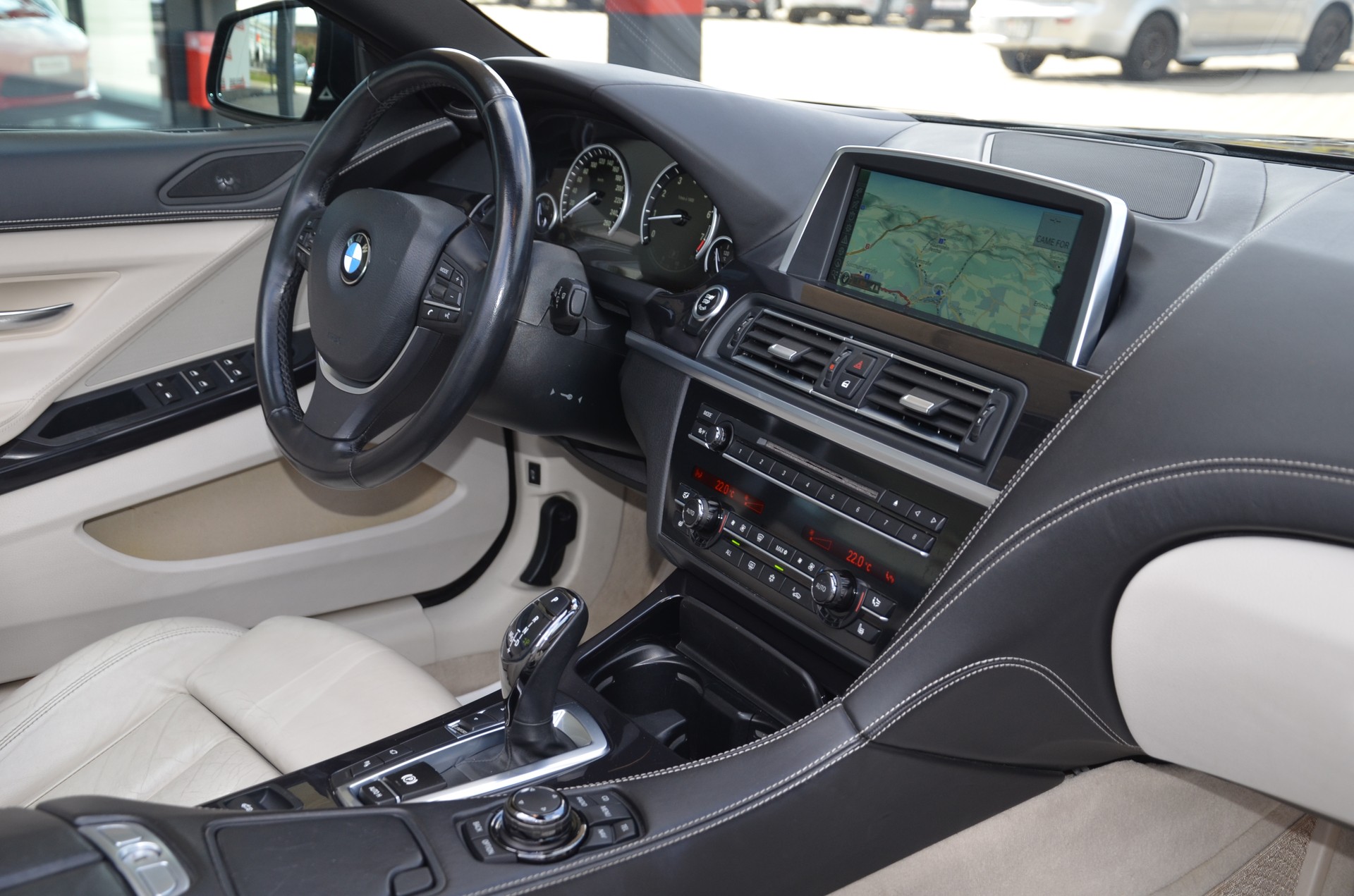 BMW 650i Cabrio*Ab MFK,1 Jahr oder 20'000km Garantie*-image-17