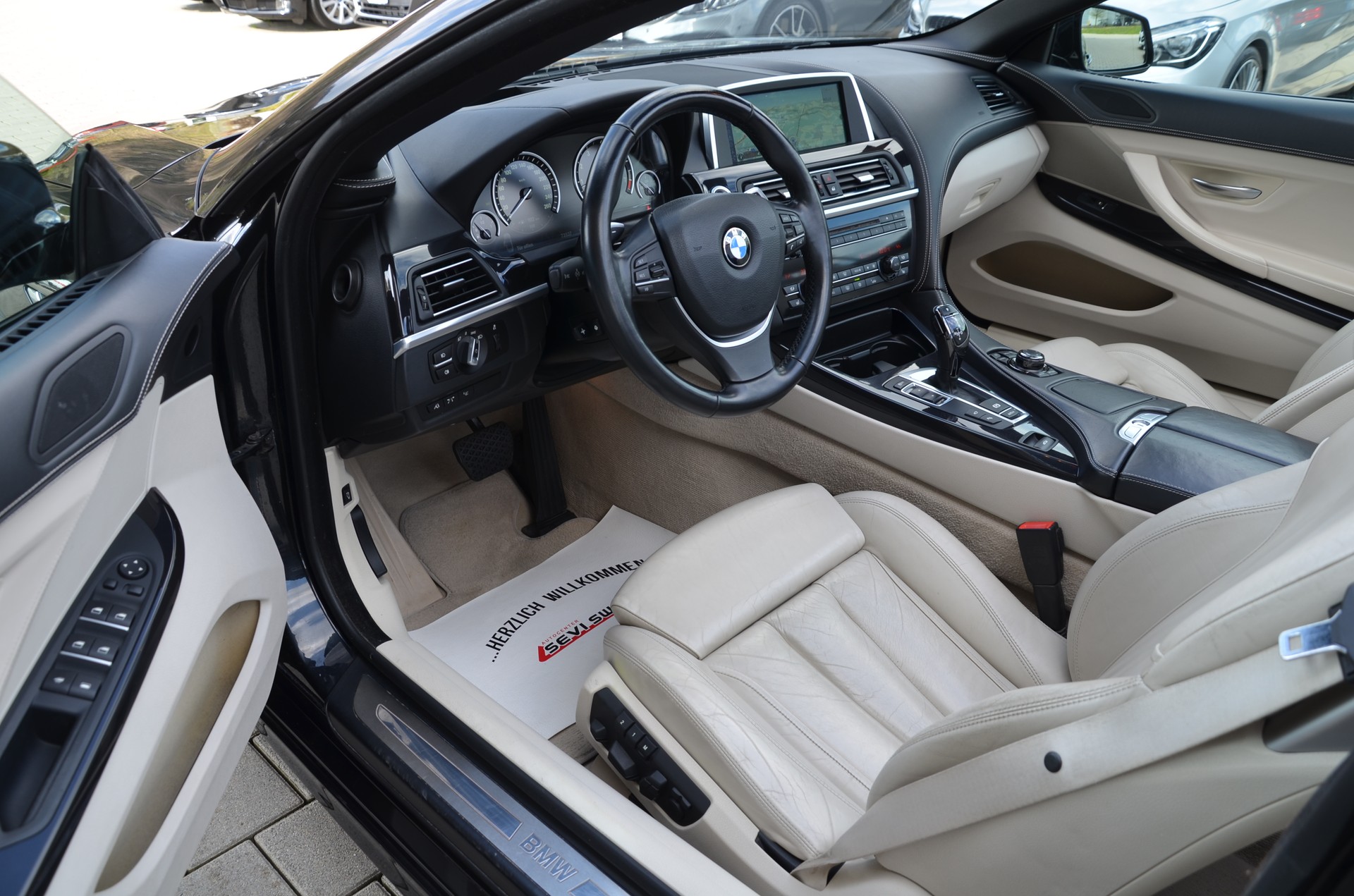 BMW 650i Cabrio*Ab MFK,1 Jahr oder 20'000km Garantie*-image-13