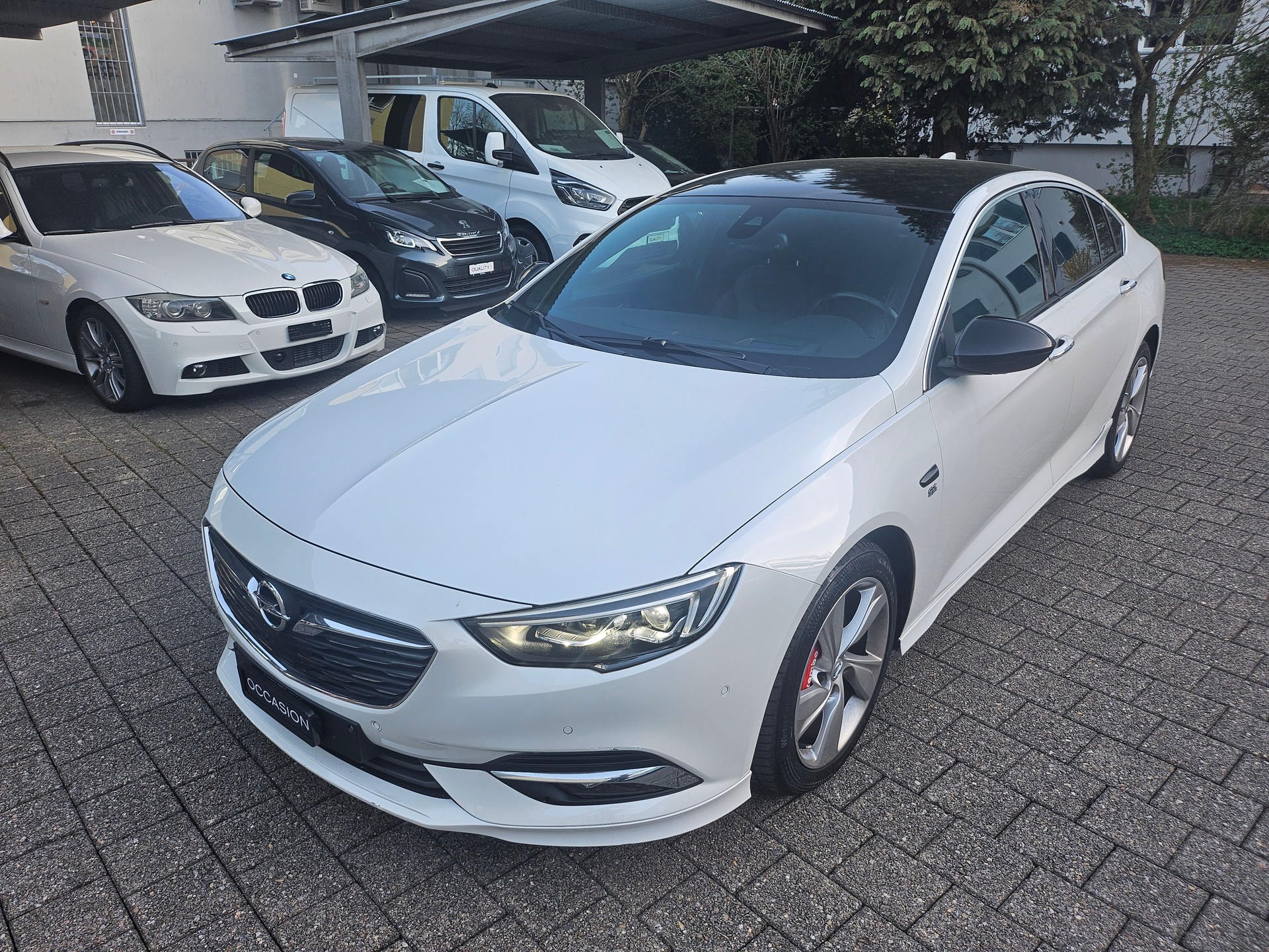 OPEL Insignia 2.0 T Grand Sport Excellence 4WD Automat.-image-1