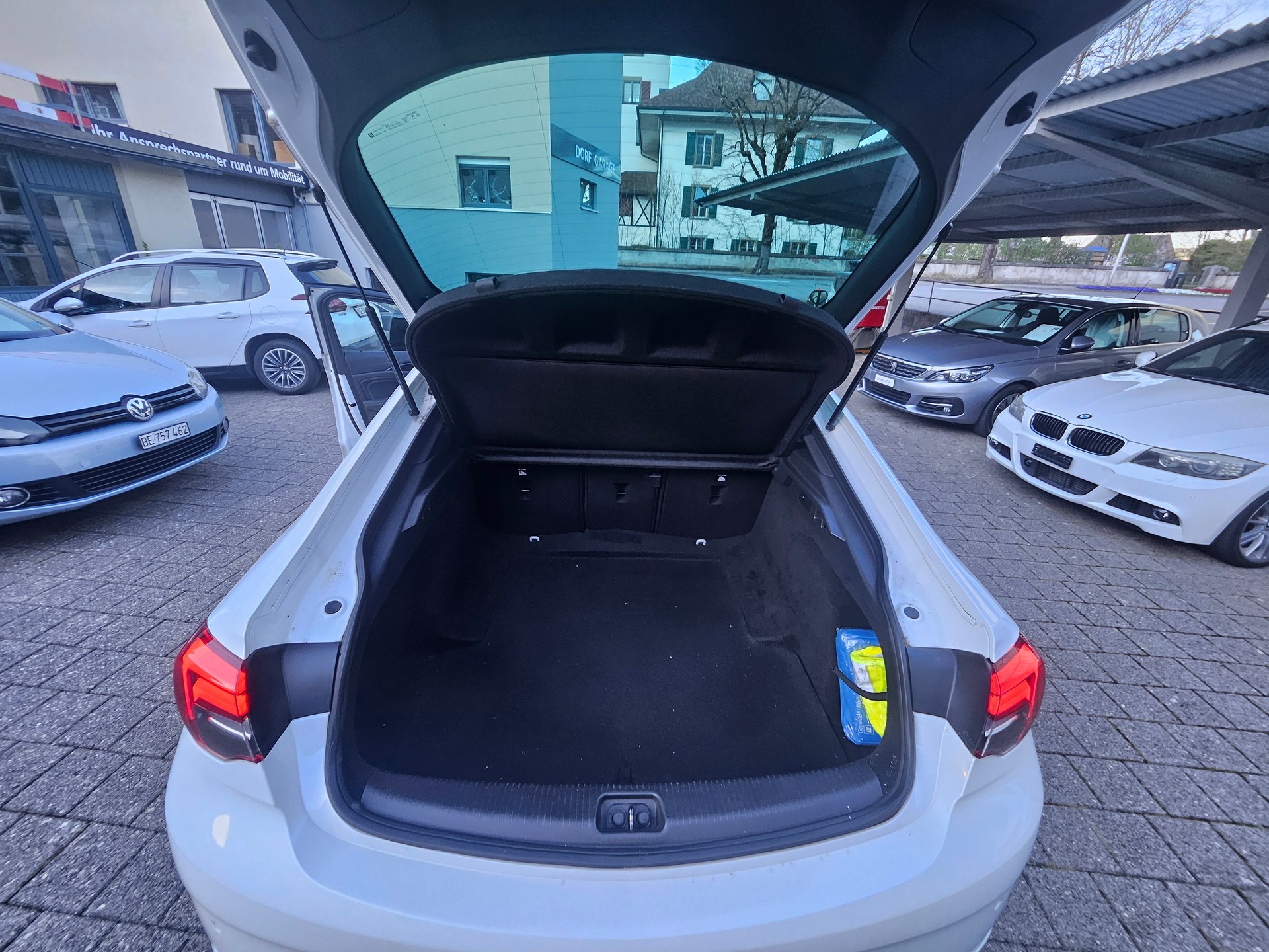 OPEL Insignia 2.0 T Grand Sport Excellence 4WD Automat.-image-14