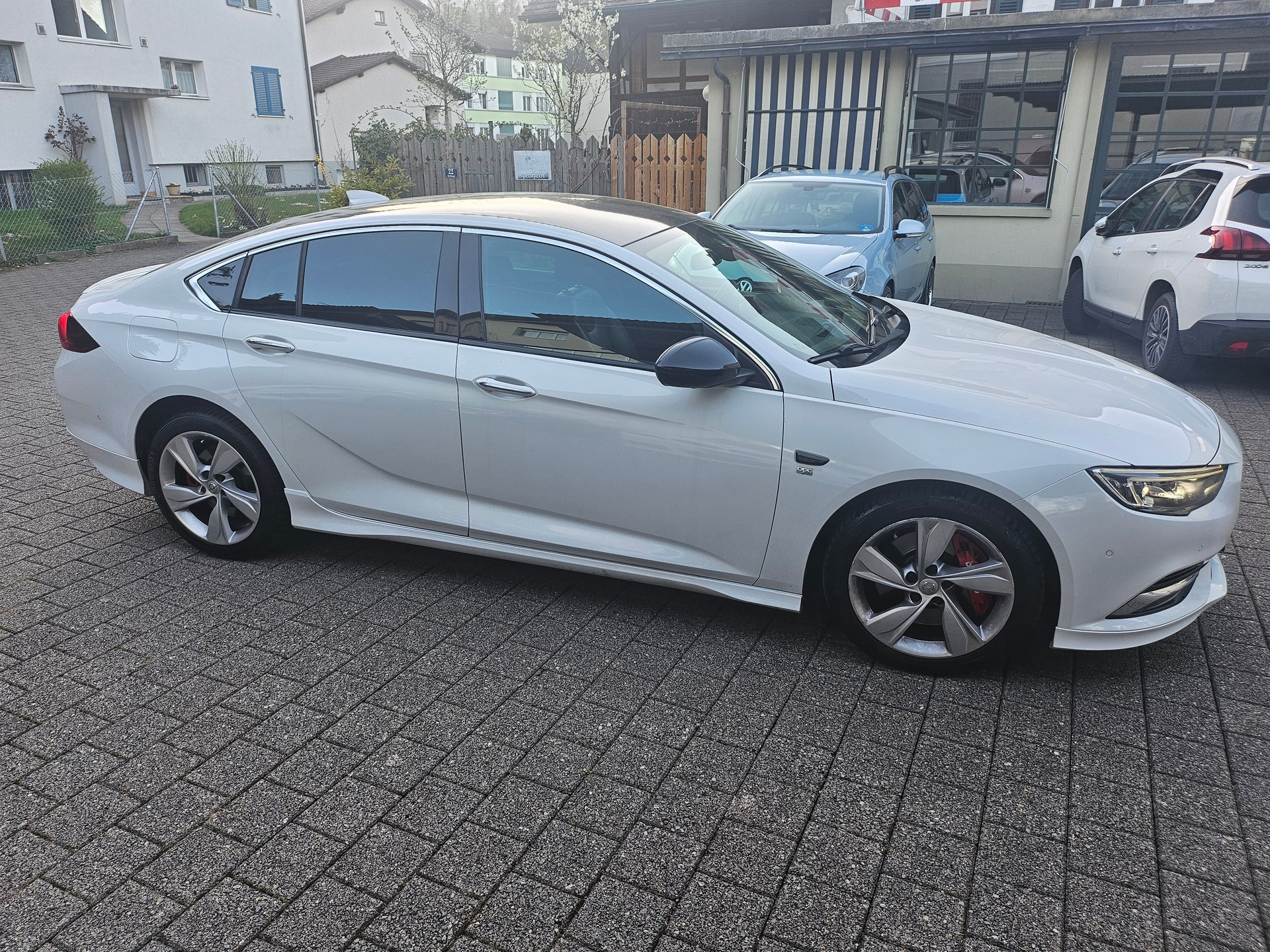 OPEL Insignia 2.0 T Grand Sport Excellence 4WD Automat.-image-11