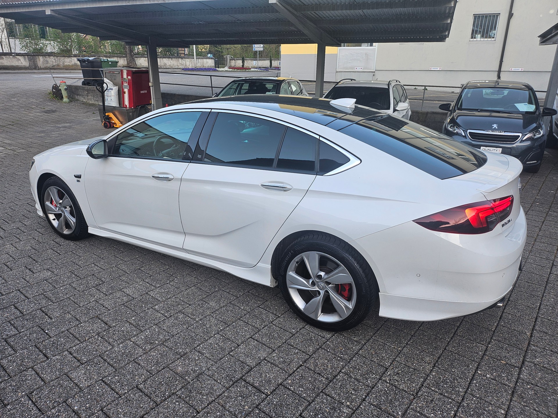 OPEL Insignia 2.0 T Grand Sport Excellence 4WD Automat.-image-3