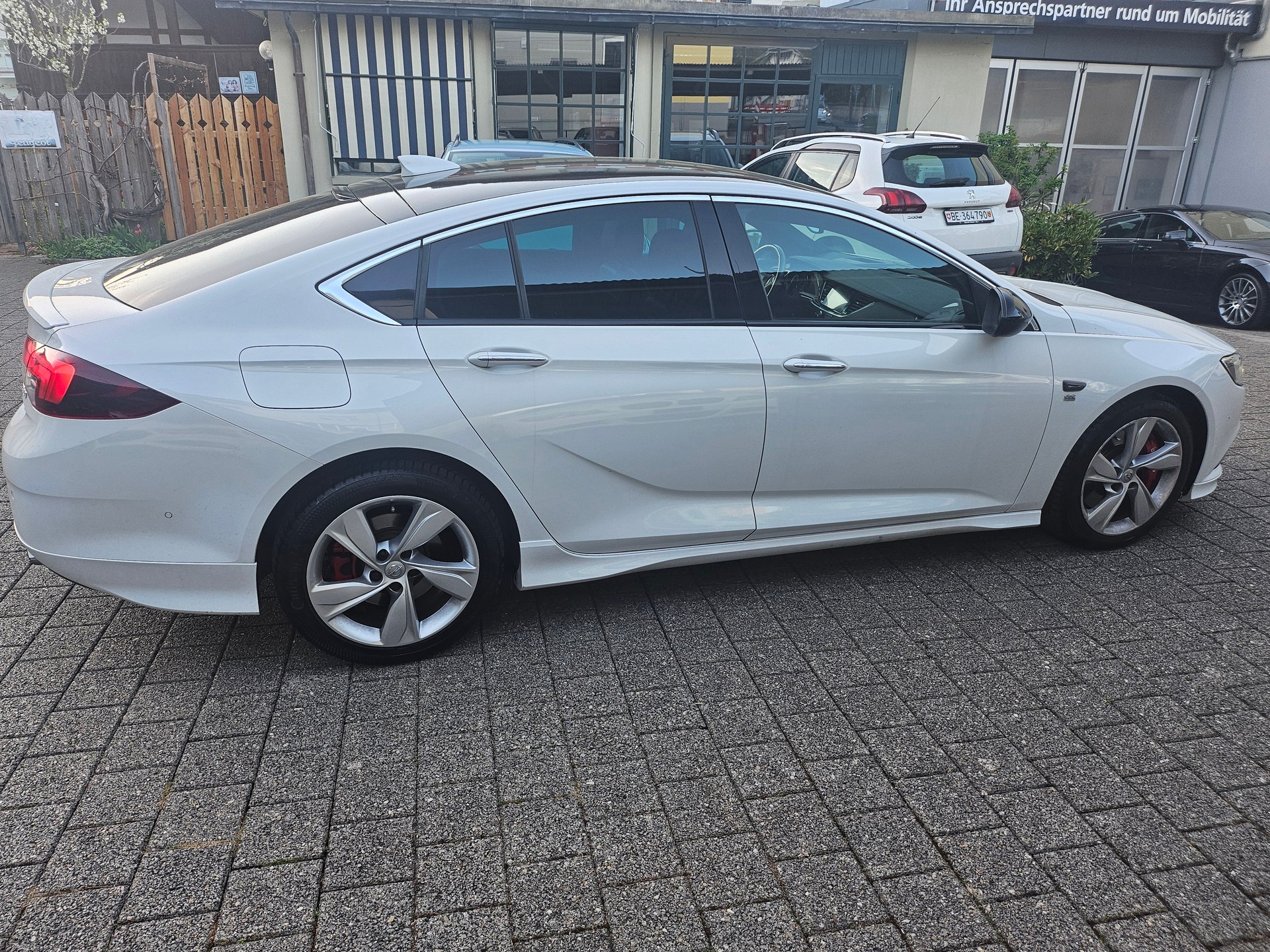 OPEL Insignia 2.0 T Grand Sport Excellence 4WD Automat.-image-8