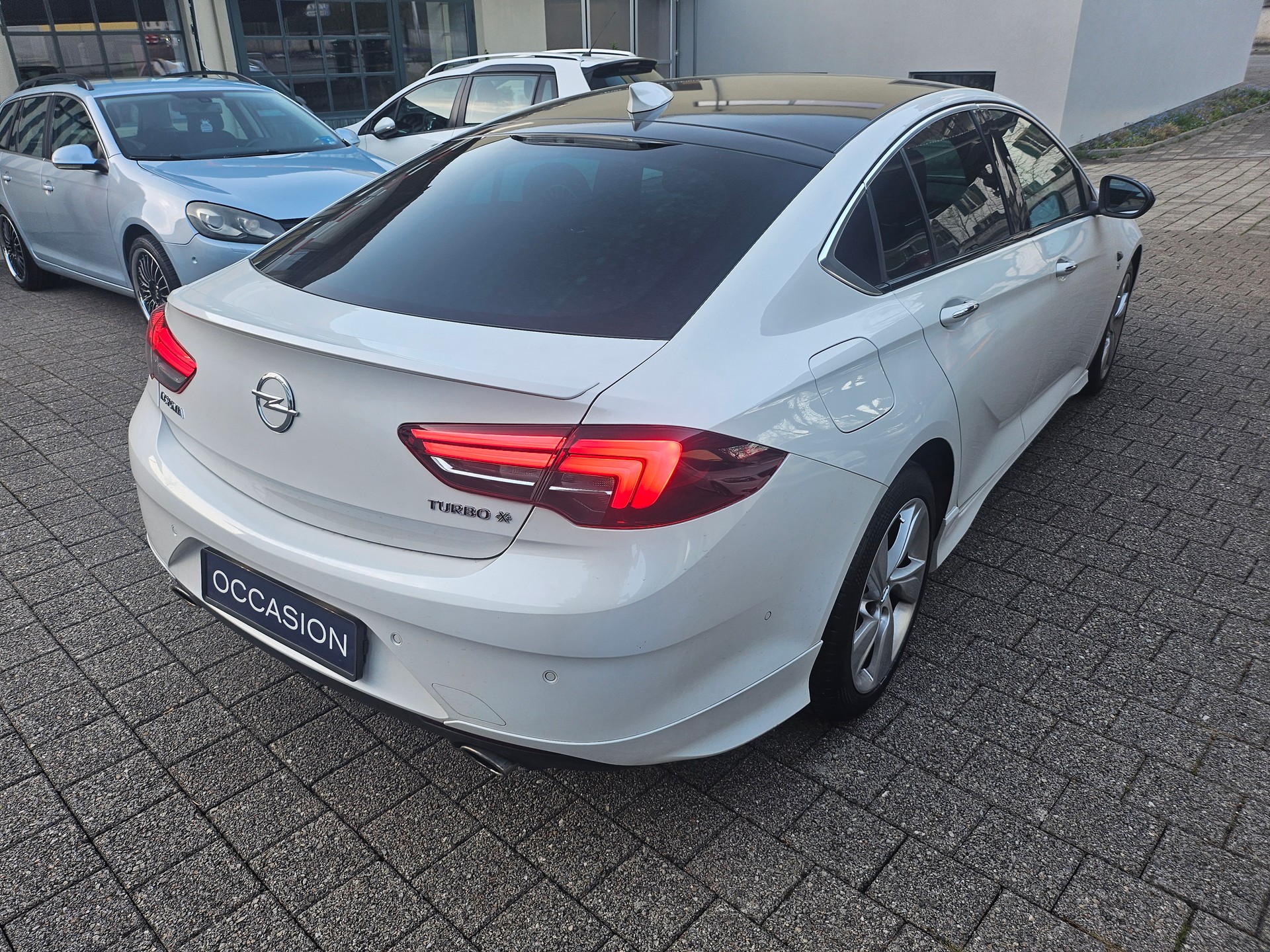 OPEL Insignia 2.0 T Grand Sport Excellence 4WD Automat.-image-6