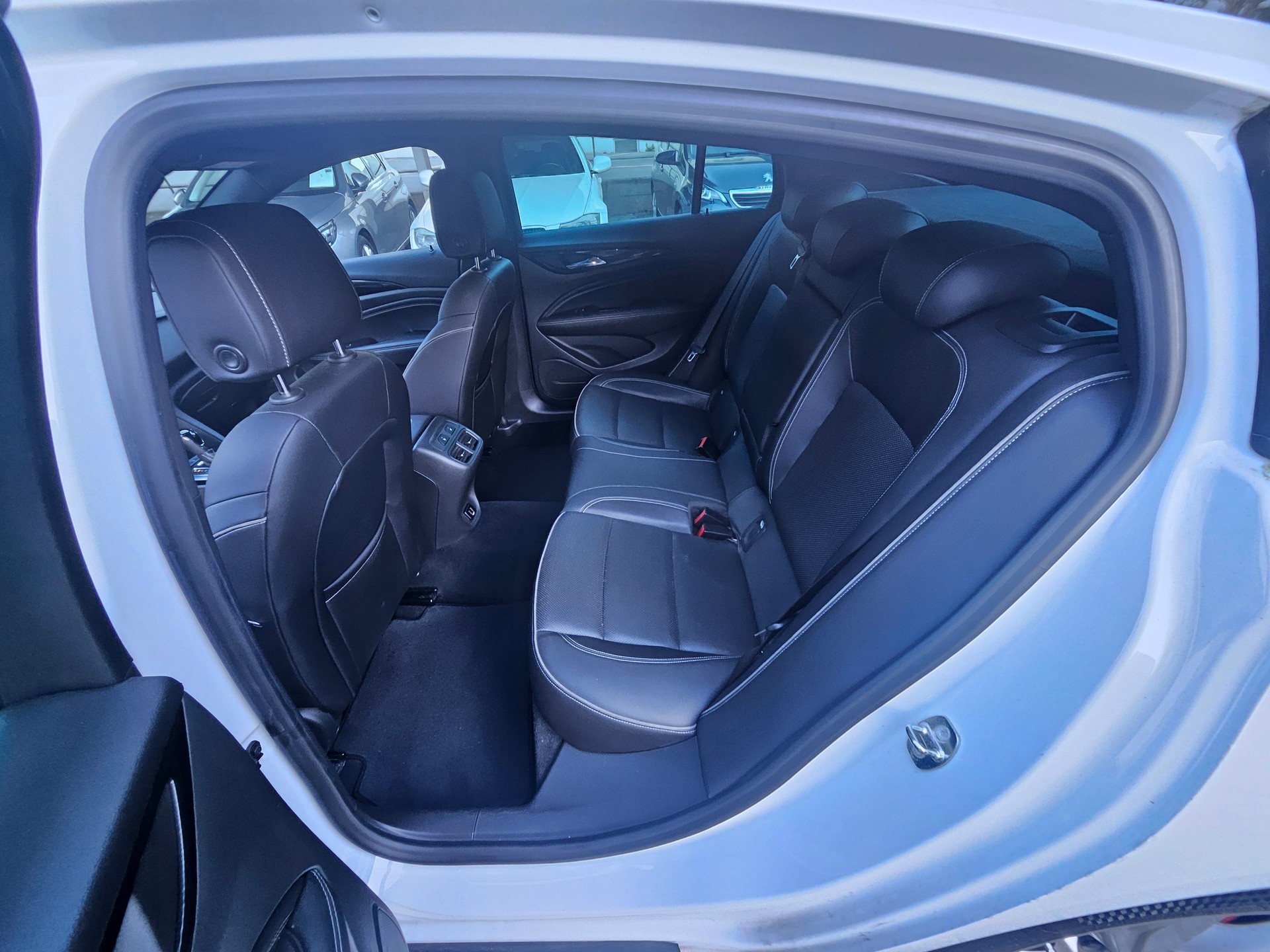 OPEL Insignia 2.0 T Grand Sport Excellence 4WD Automat.-image-13