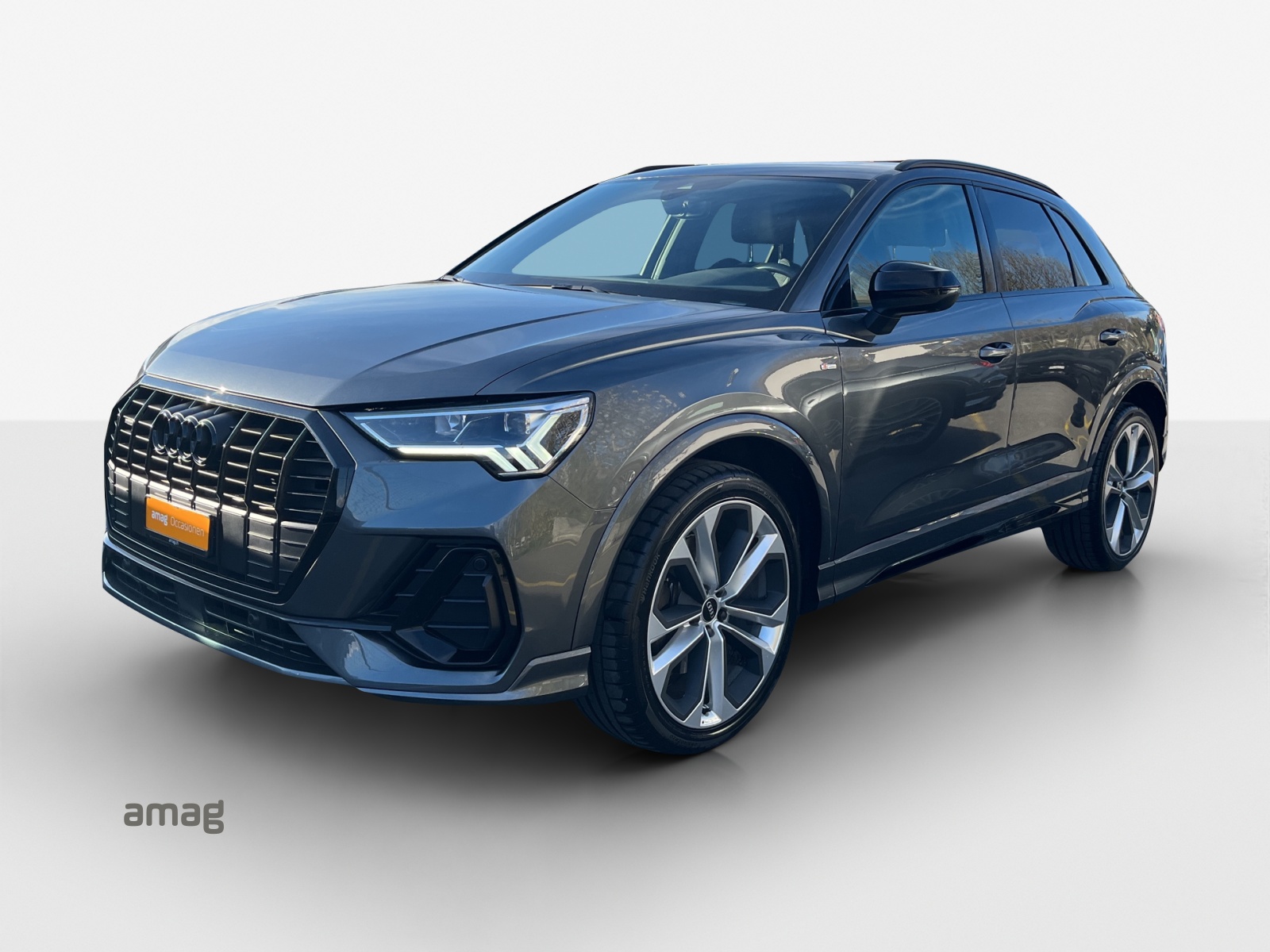 AUDI Q3 40 TFSI S line quattro S-tronic-image-0