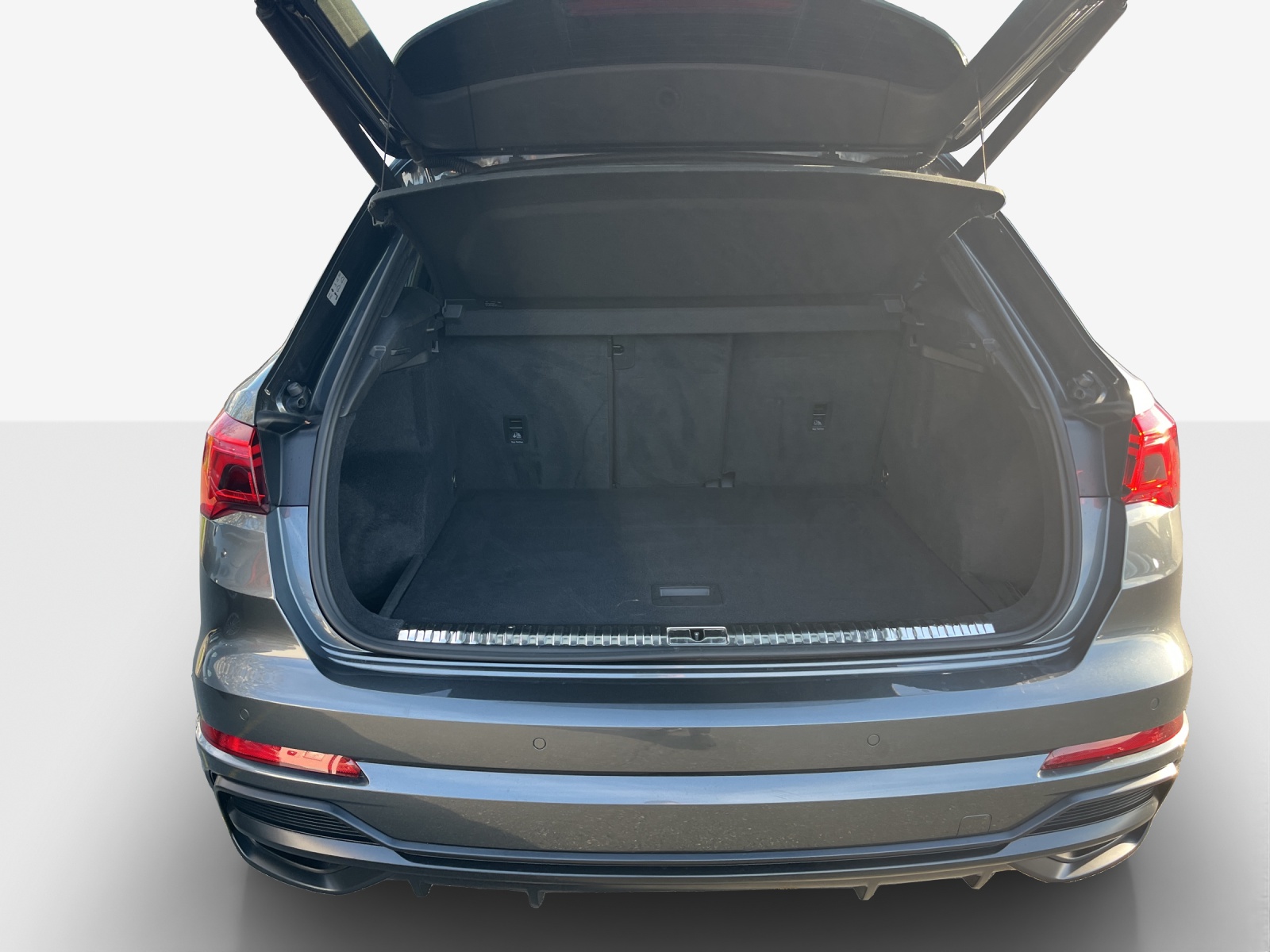 AUDI Q3 40 TFSI S line quattro S-tronic-image-10