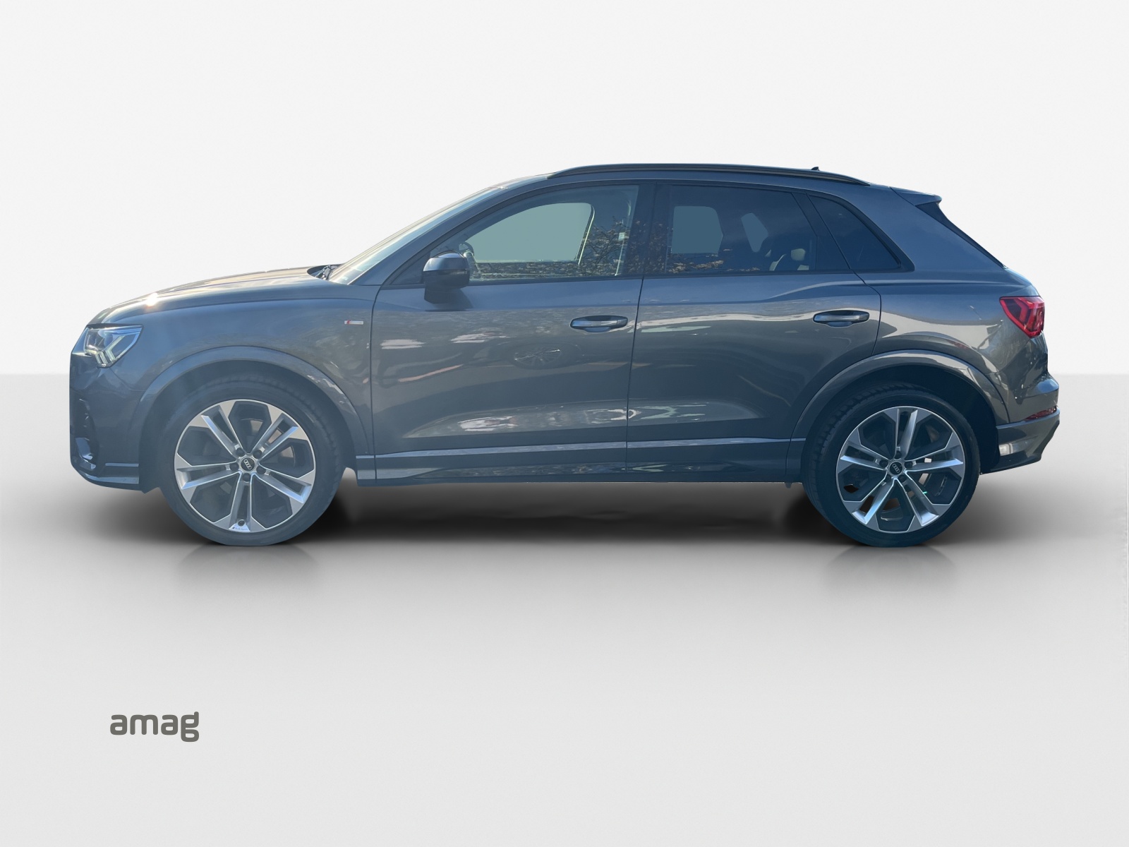 AUDI Q3 40 TFSI S line quattro S-tronic-image-1