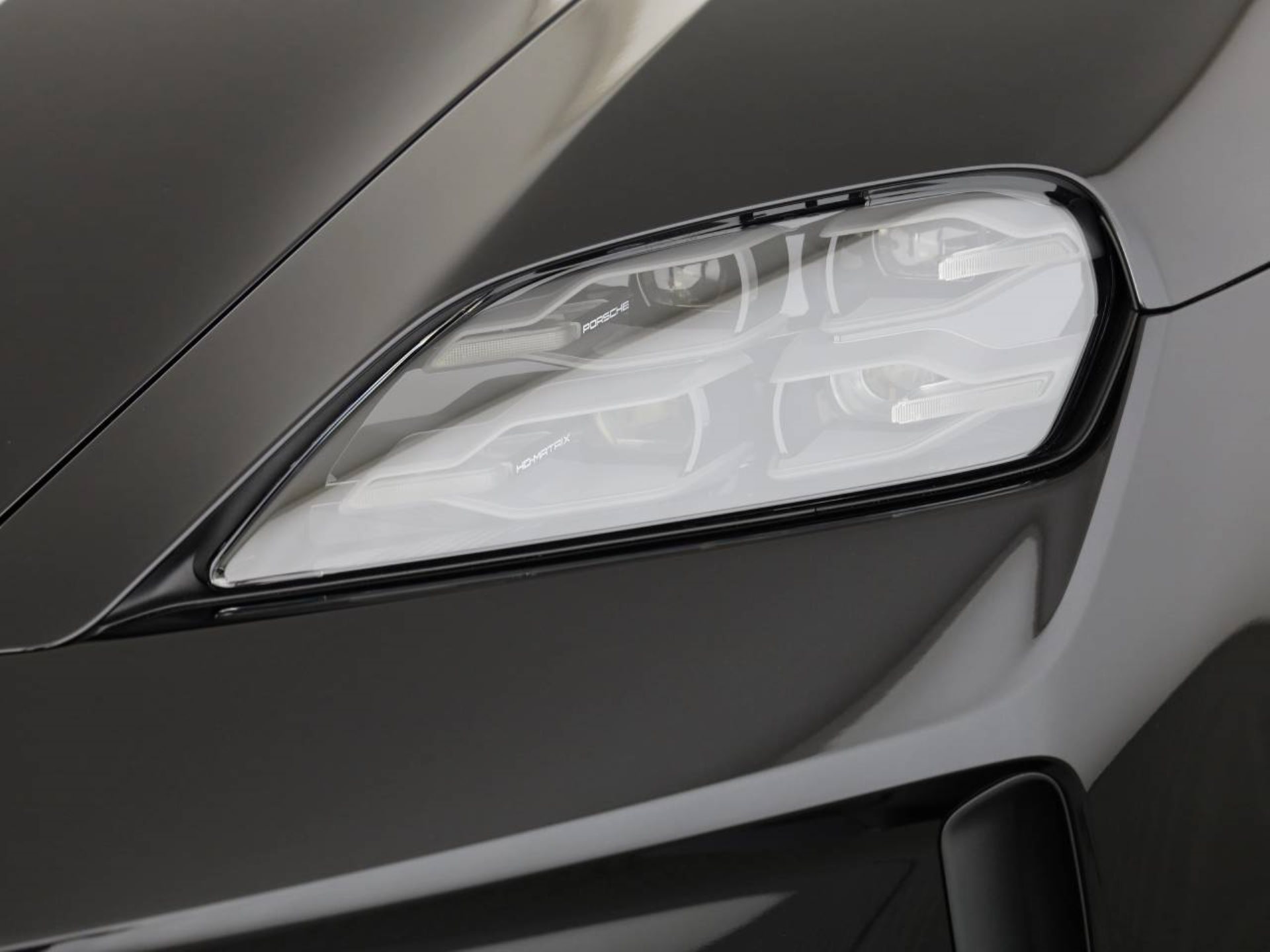 PORSCHE Taycan 4S Sport Turismo Black Edition-image-8