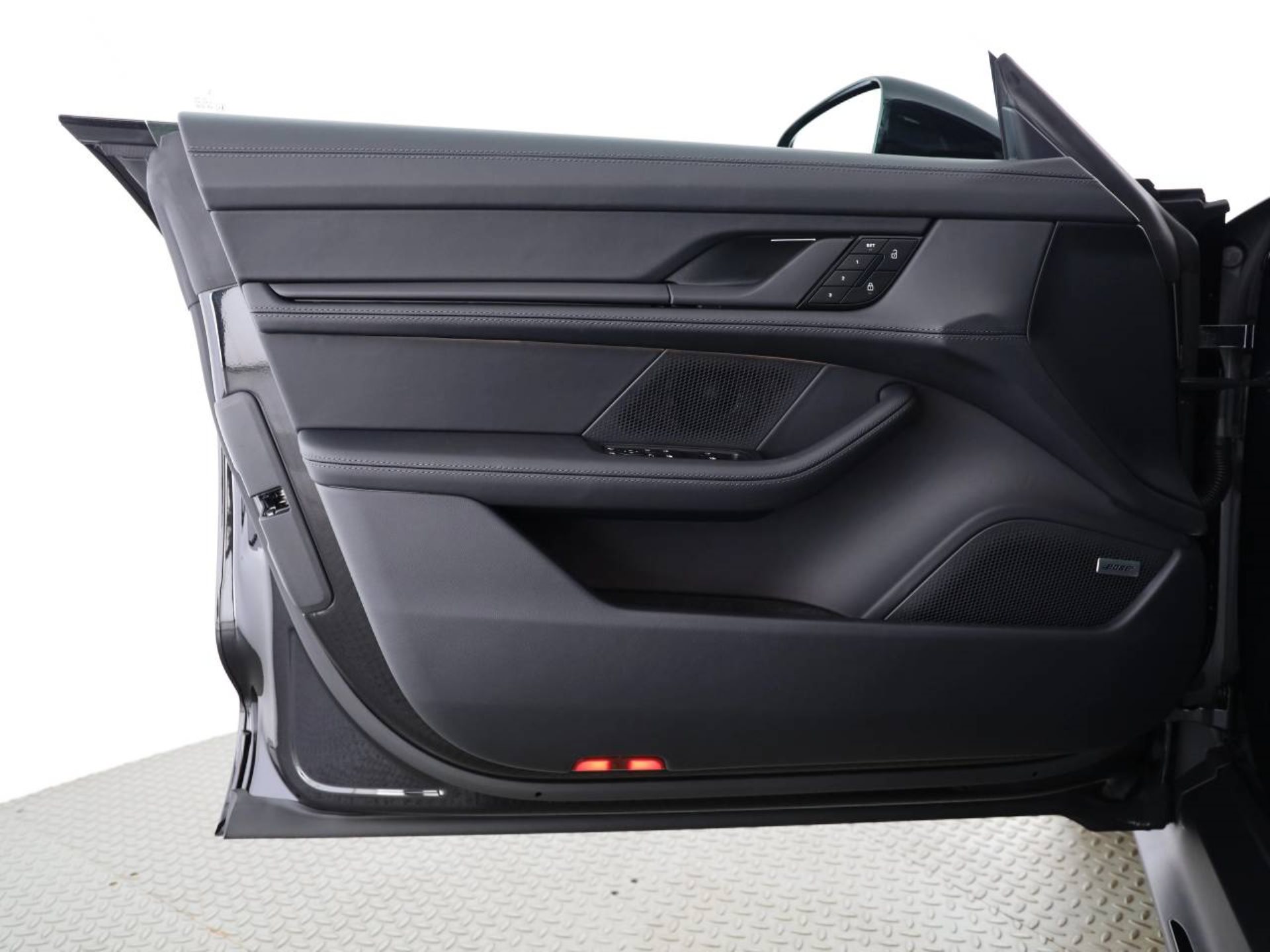 PORSCHE Taycan 4S Sport Turismo Black Edition-image-17