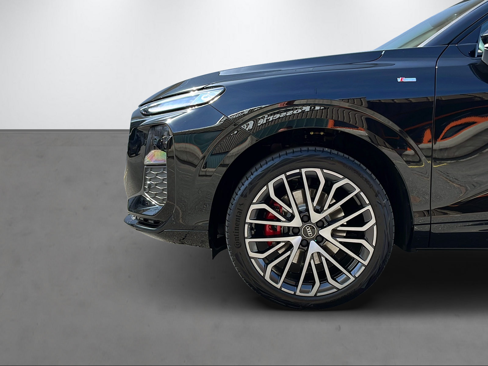 AUDI Q3 SUV TFSI quattro 195 kW S t 2000ccm 265PS/195kW 4 Zylinder TFSI Benzin-image-4