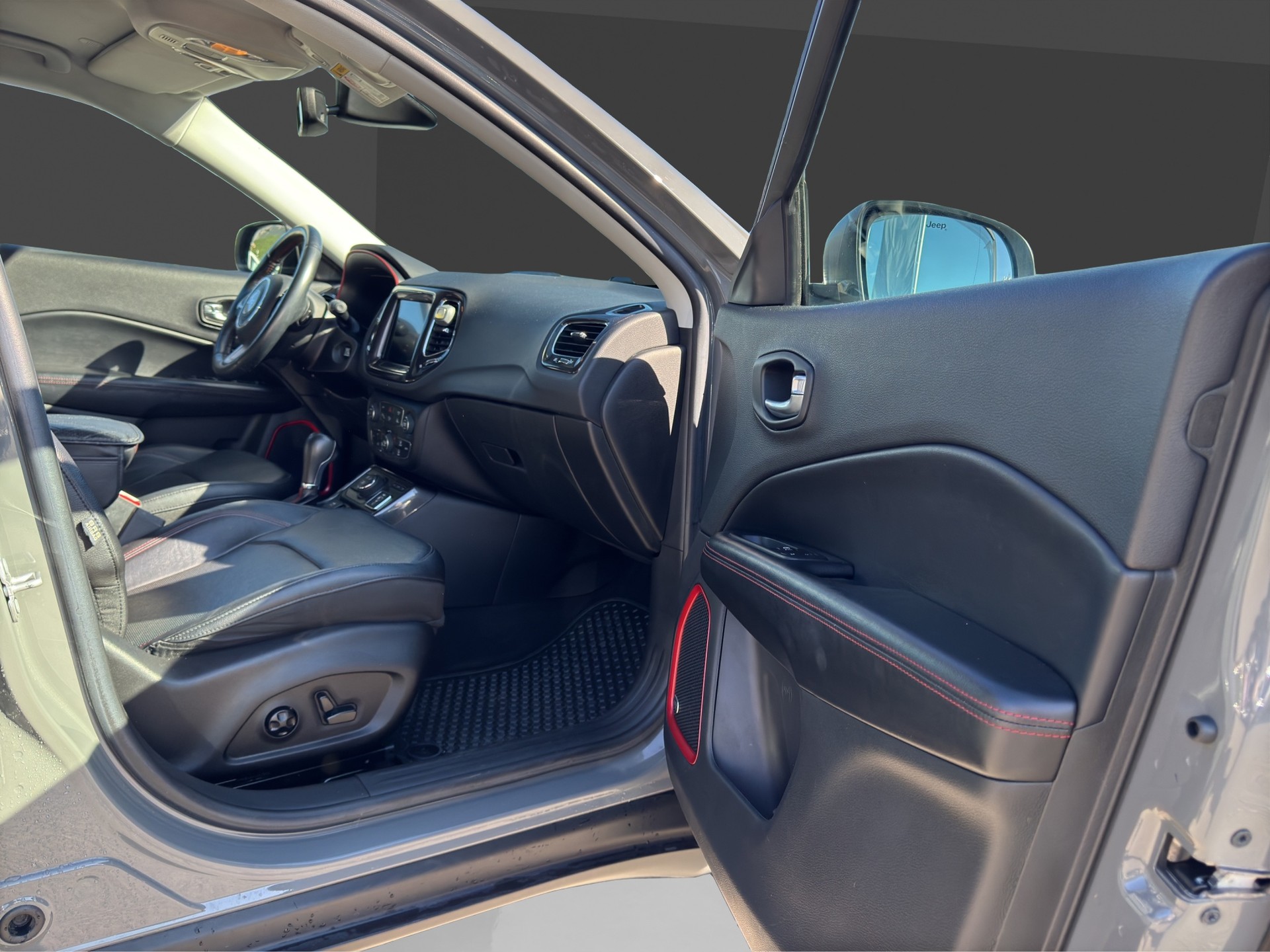 JEEP Compass 1.3 T PHEV Trailhawk AWD-image-16