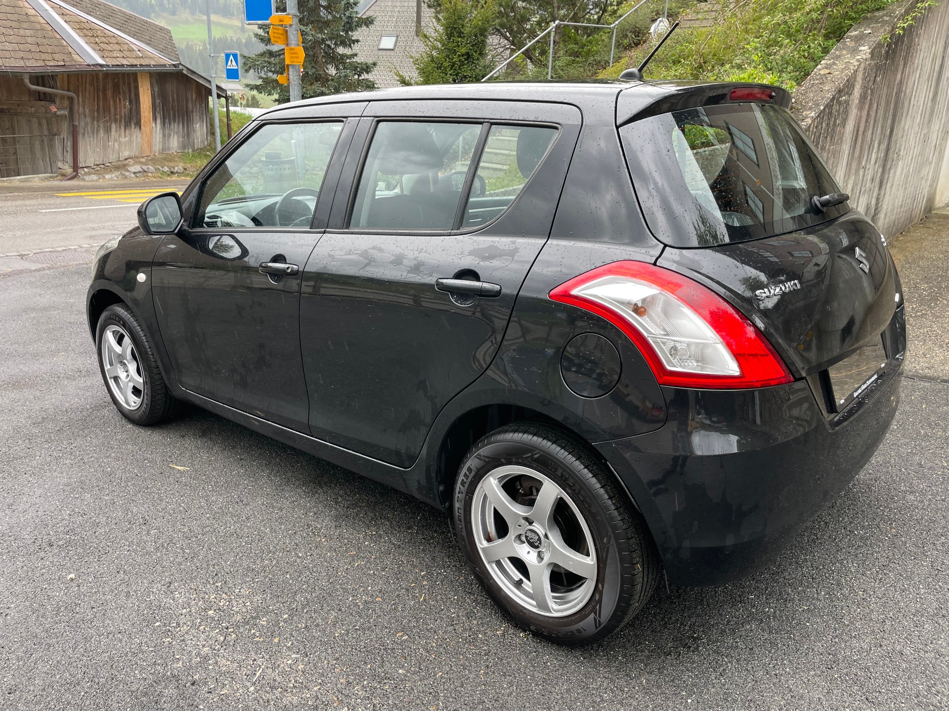 SUZUKI Swift 1.2i 16V Unico 4x4-image-2