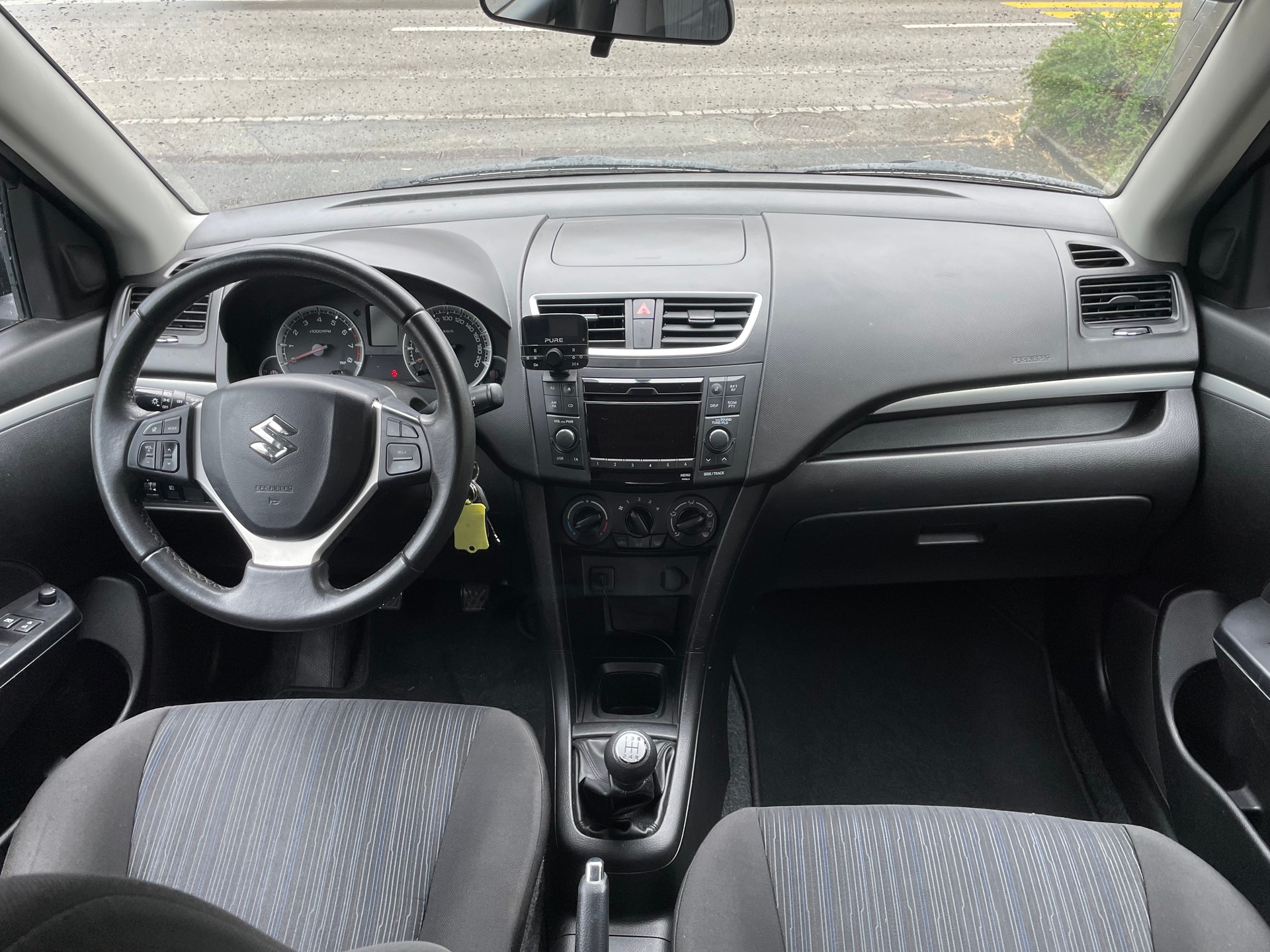 SUZUKI Swift 1.2i 16V Unico 4x4-image-5