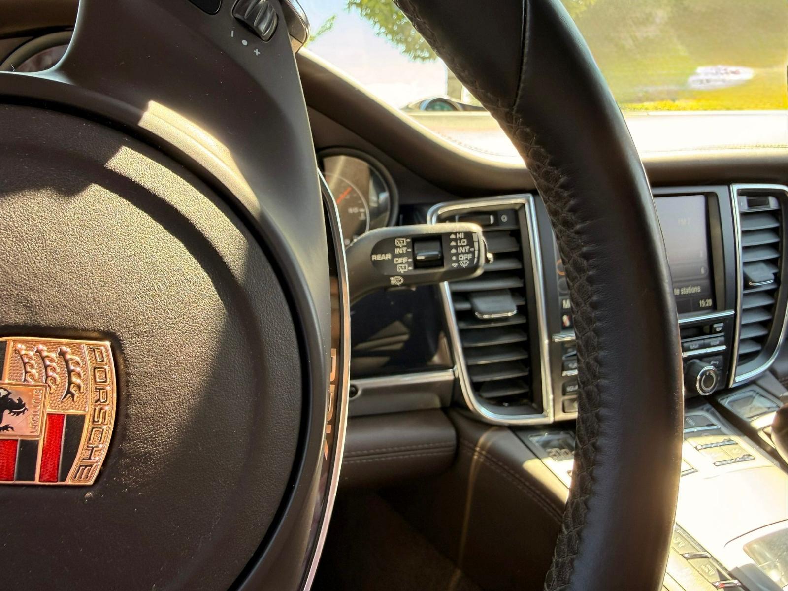 PORSCHE Panamera GTS 4.8 PDK-image-23