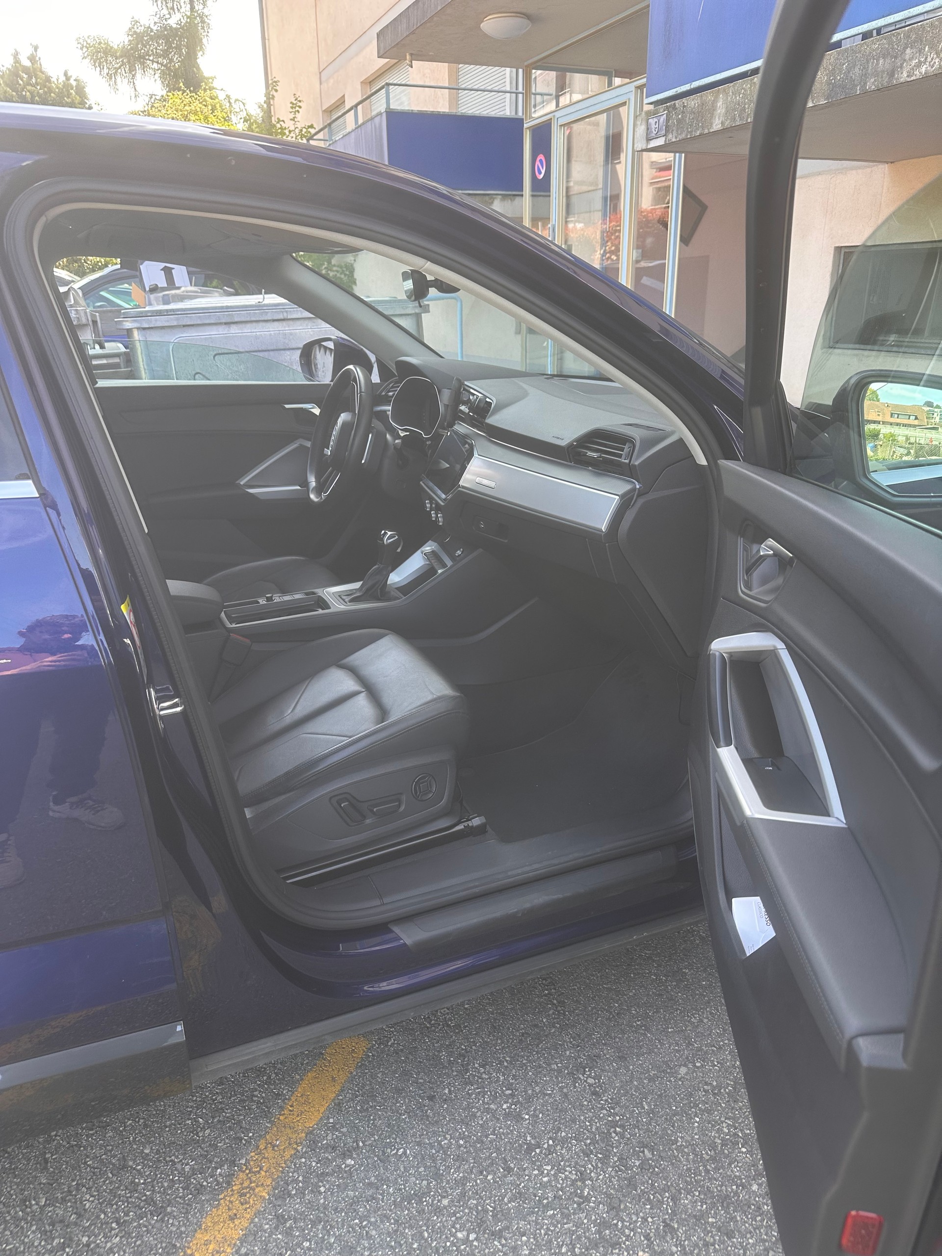 AUDI 2.0 35 TDI Attraction S-Tronic-image-3