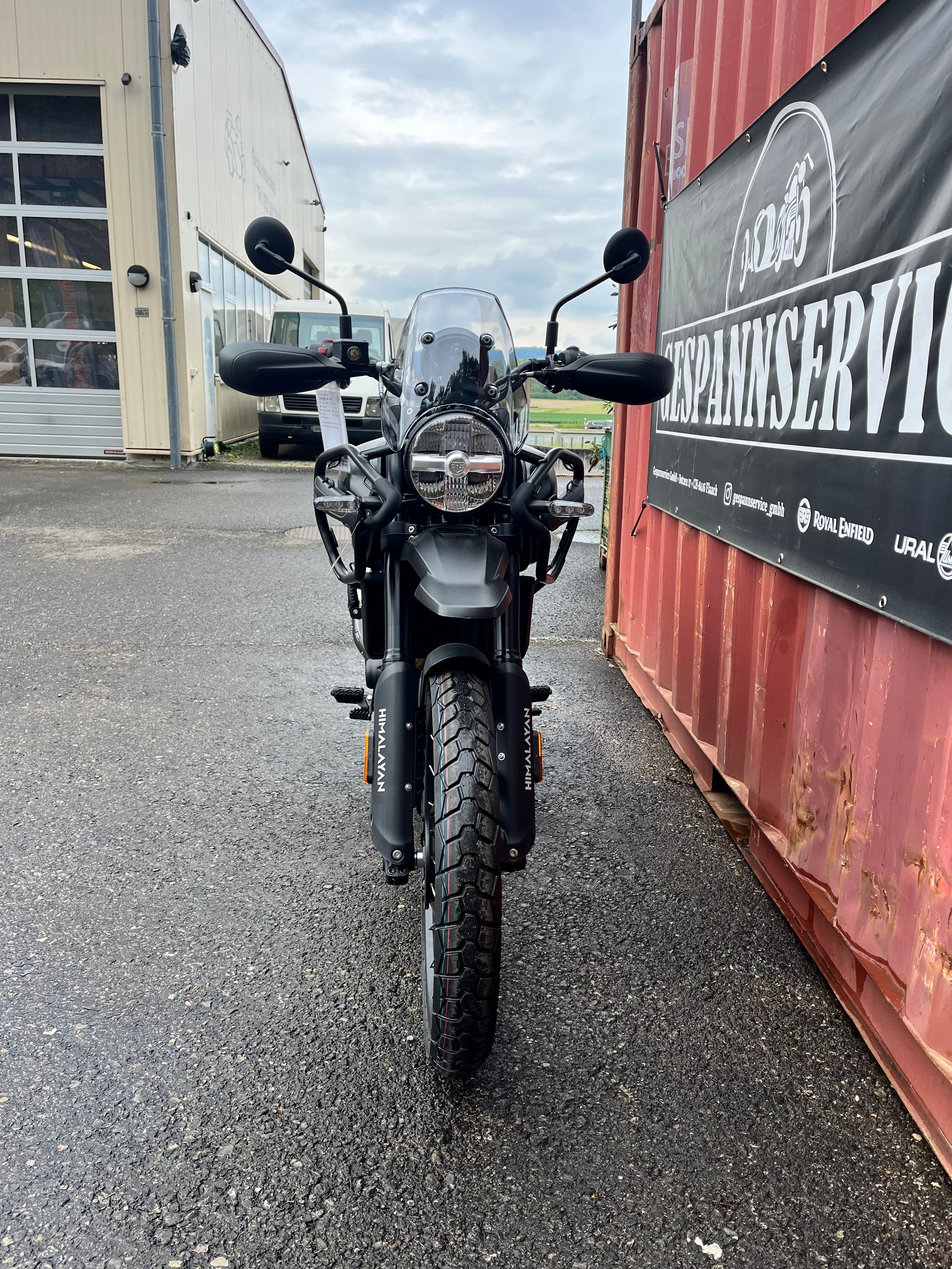 ROYAL ENFIELD Himalayan 452 Tubeless "Mana Black"-image-8