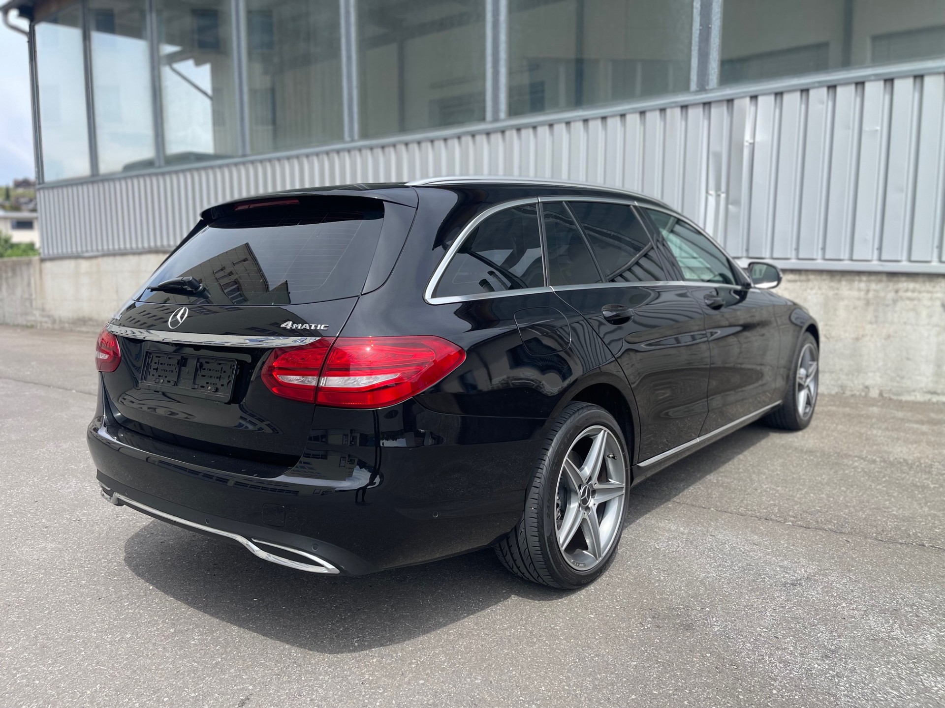 MERCEDES-BENZ C 220 d Swiss Star Avantgarde 4Matic 9G-Tronic-image-4