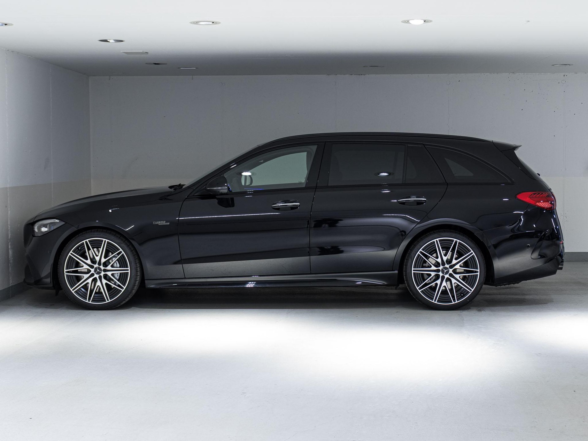 MERCEDES-BENZ C 43 AMG 4MATIC T-Modell "Executive Edition"-image-4