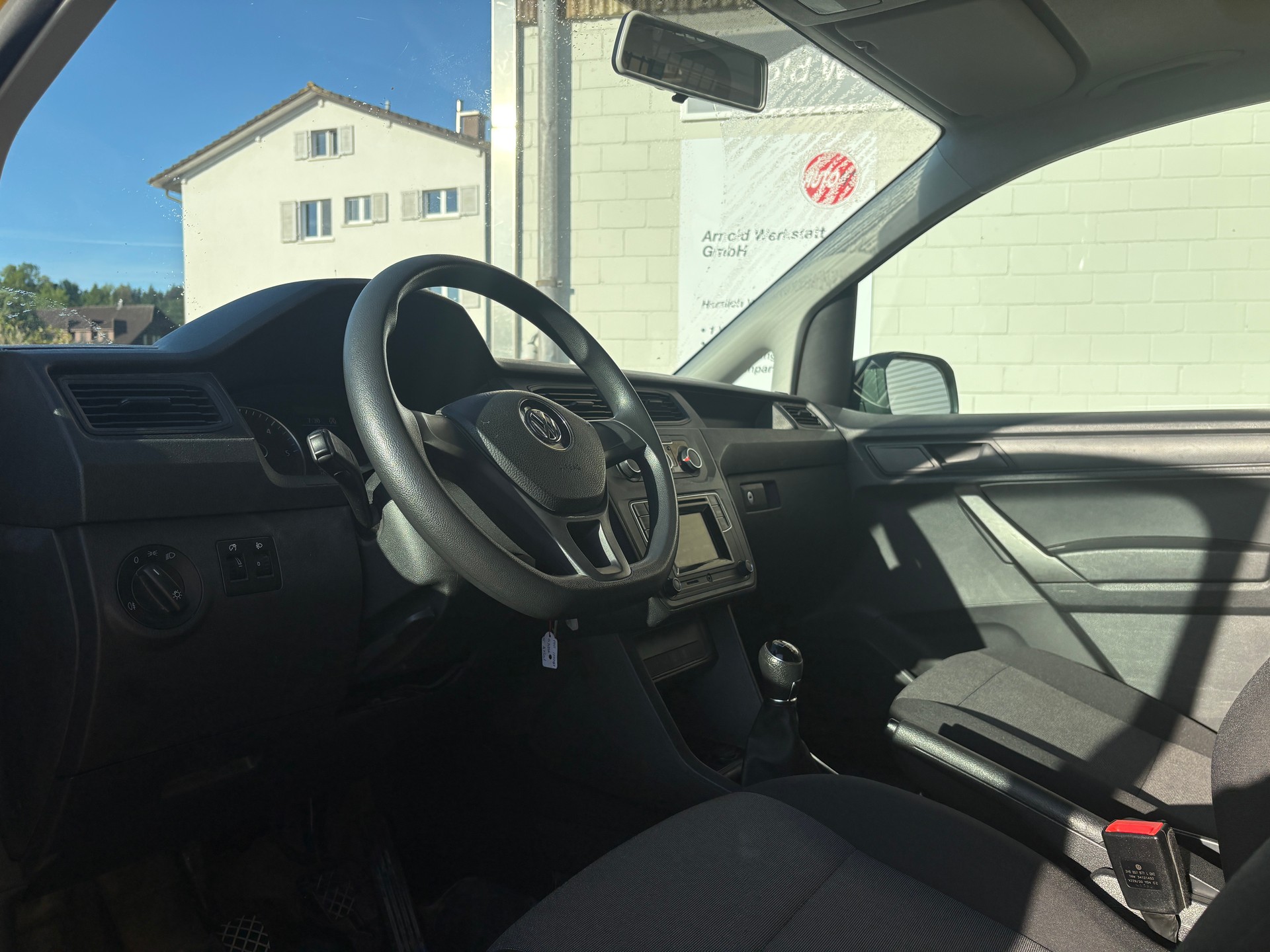 VW Caddy 2.0TDI 4Motion BlueMotion Technology-image-8