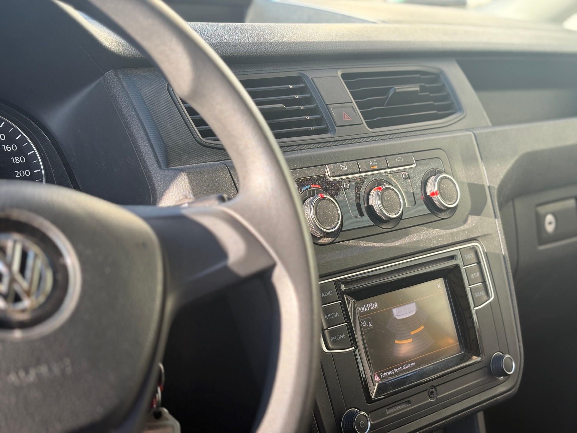 VW Caddy 2.0TDI 4Motion BlueMotion Technology-image-10