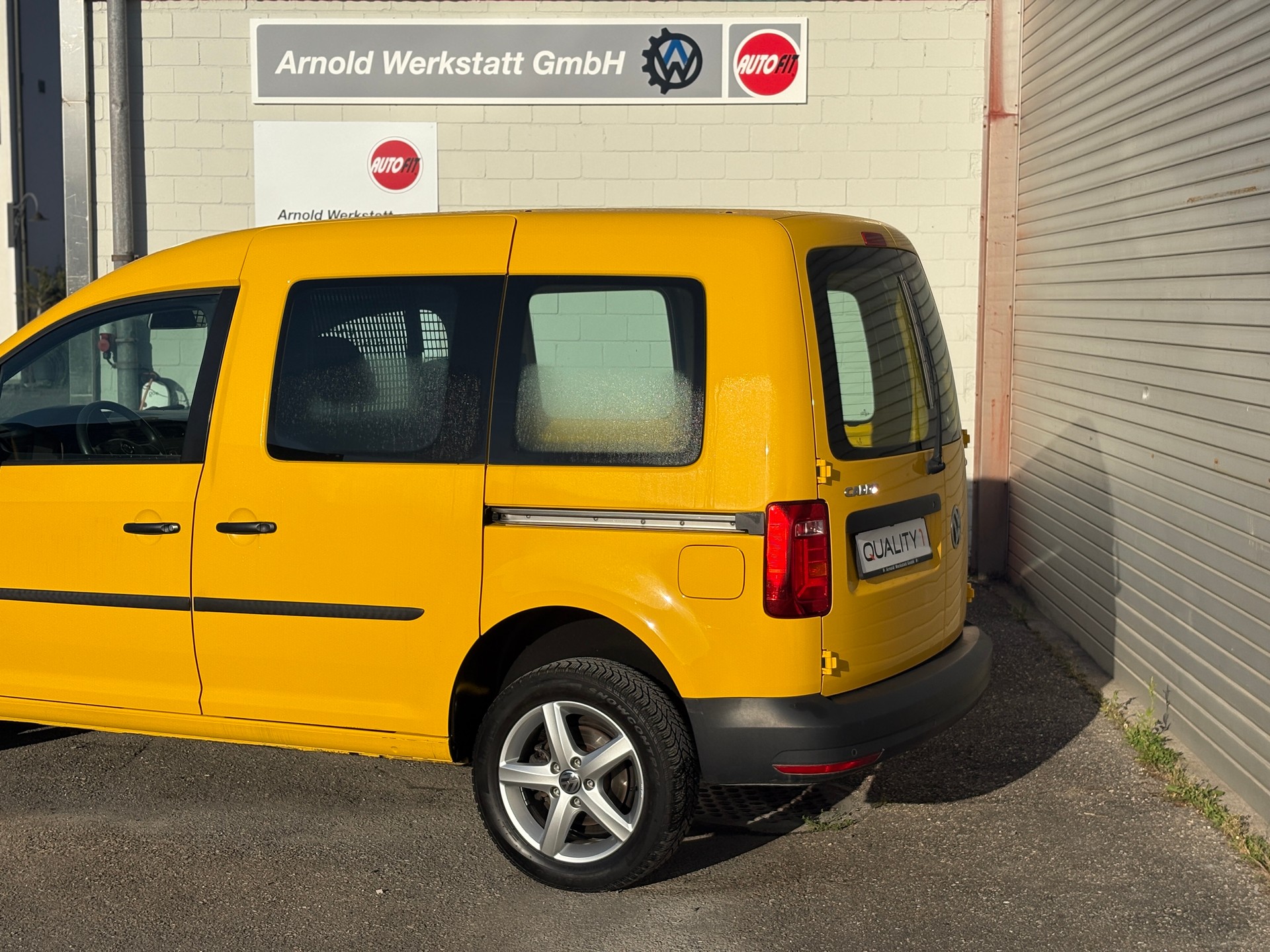 VW Caddy 2.0TDI 4Motion BlueMotion Technology-image-3