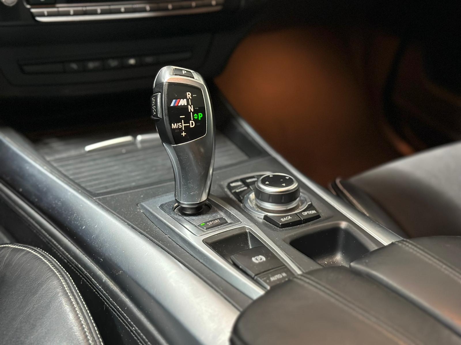BMW X5 xDrive M50d Steptronic-image-13