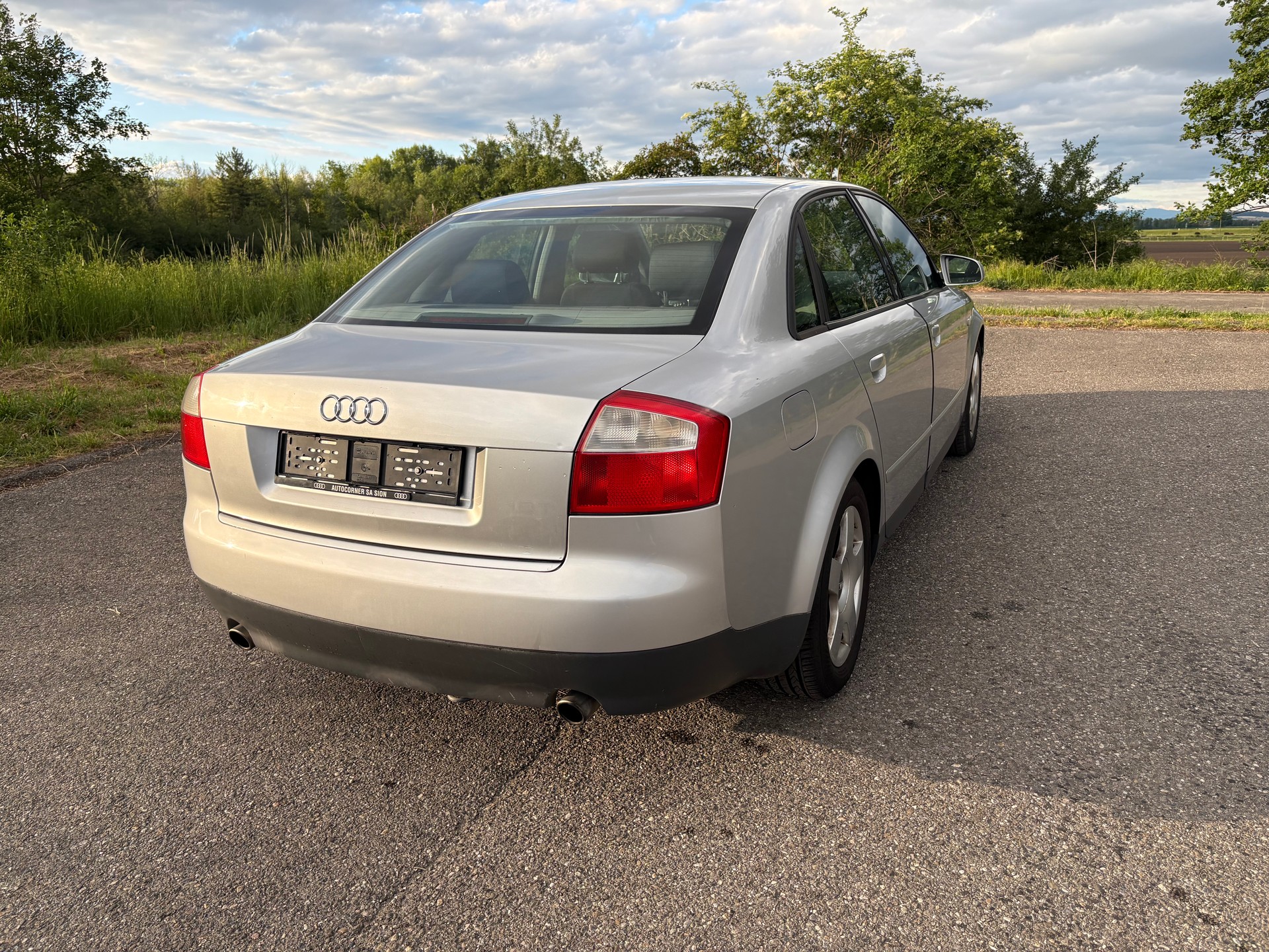 AUDI A4 1.8 T-image-7