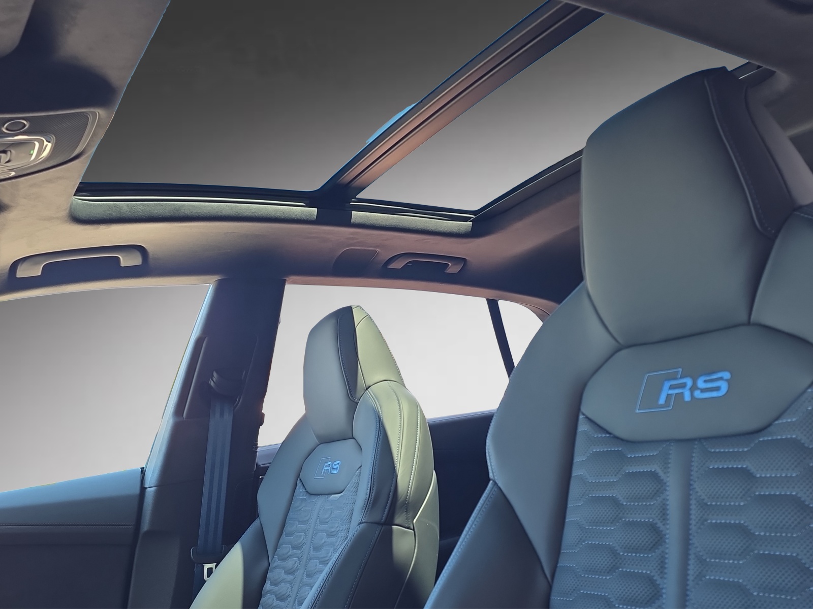 AUDI RSQ8 performance quattro-image-11