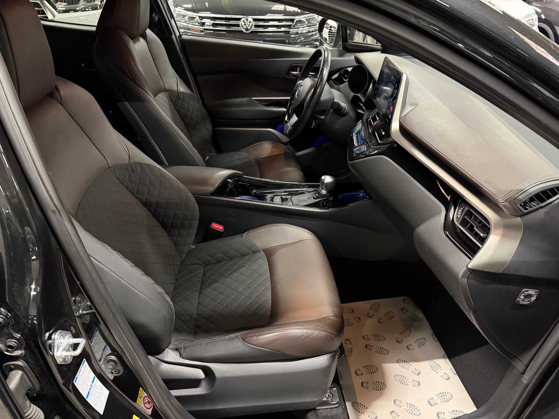 TOYOTA C-HR 1.2 Turbo Style 4WD Multidrive S-image-13