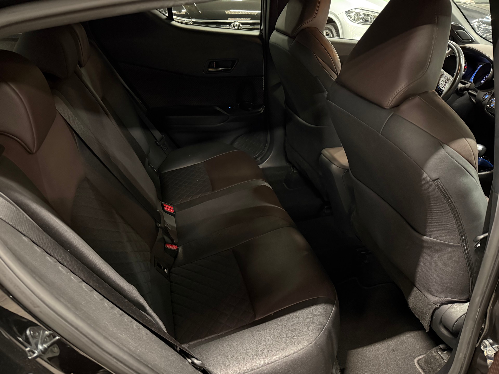 TOYOTA C-HR 1.2 Turbo Style 4WD Multidrive S-image-11