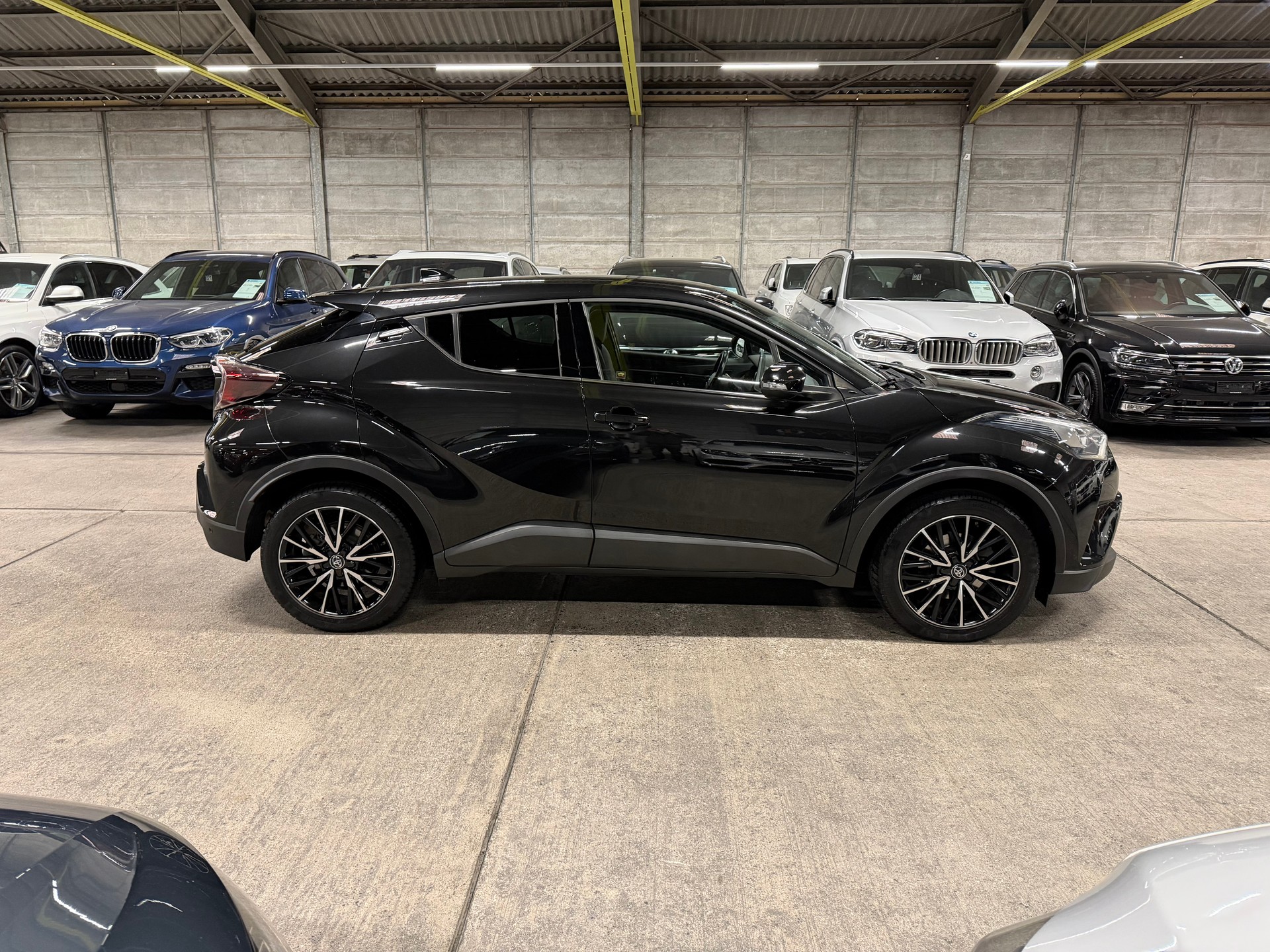 TOYOTA C-HR 1.2 Turbo Style 4WD Multidrive S-image-2