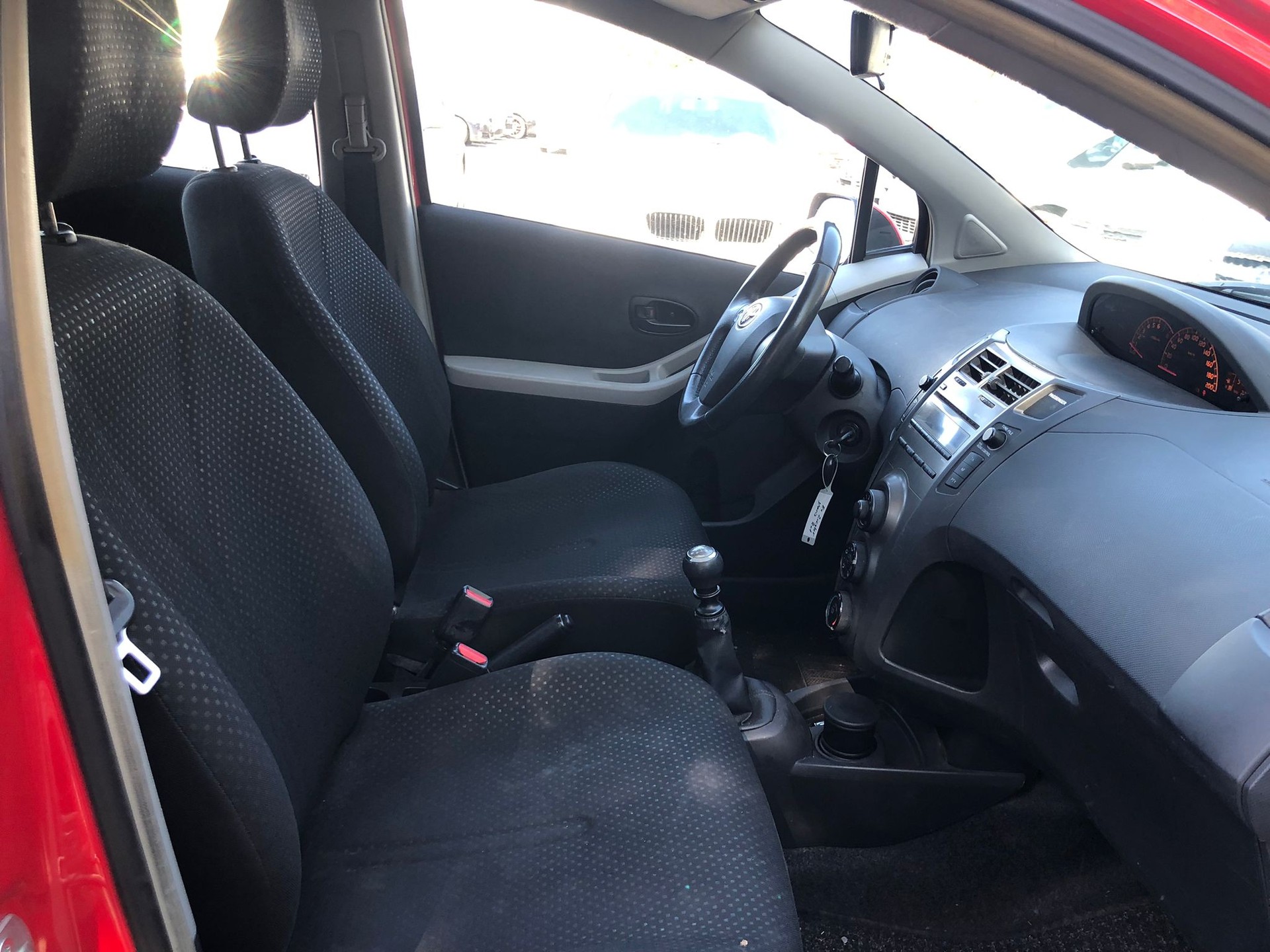 TOYOTA Yaris 1.33 Linea Sol-image-9