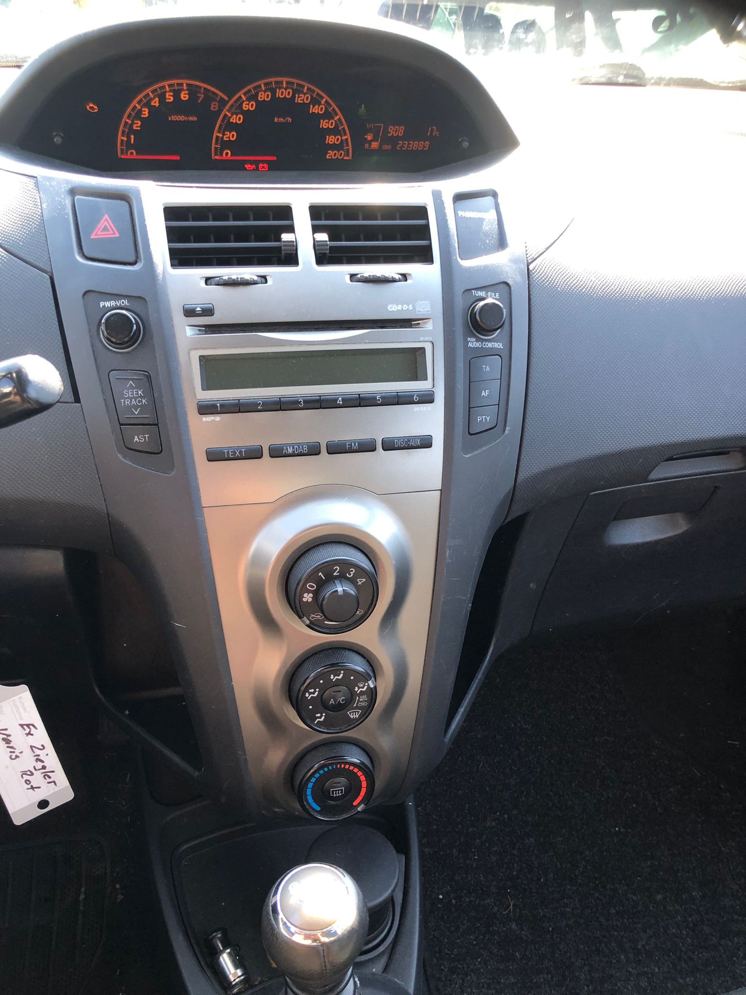 TOYOTA Yaris 1.33 Linea Sol-image-7