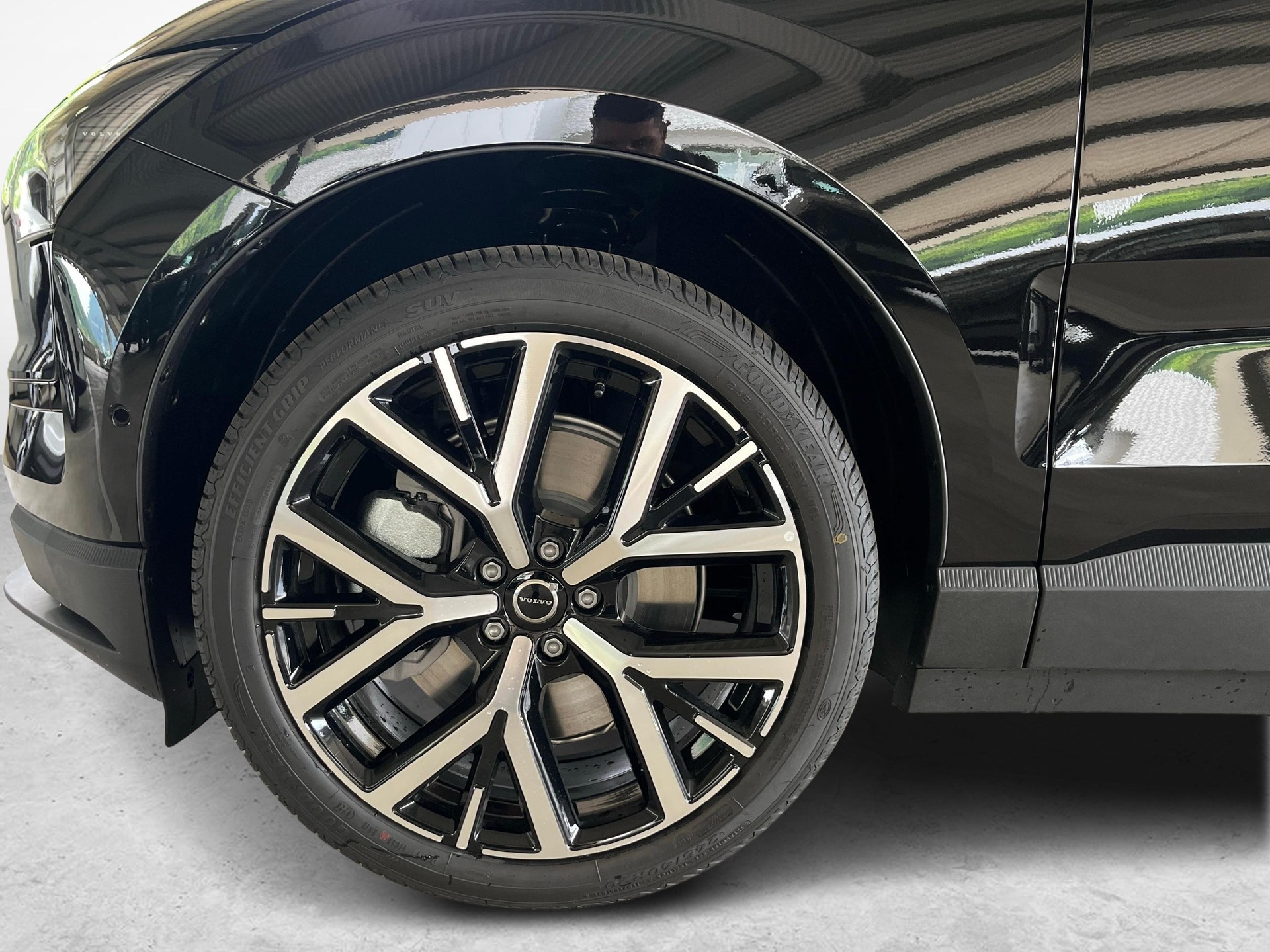 VOLVO EX30 E60 Twin Ultra Performance Sw. Black Ed. AWD-image-14