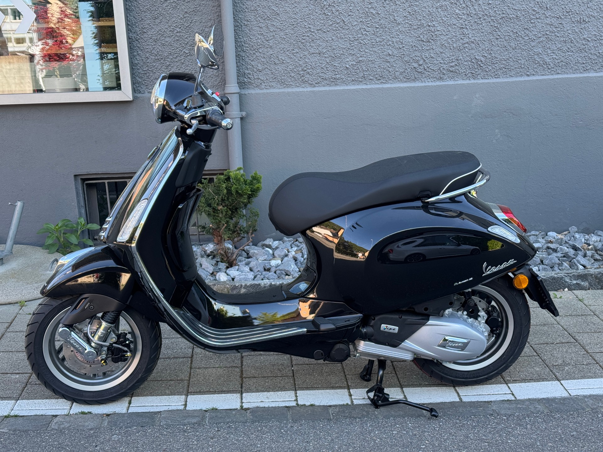 PIAGGIO Vespa 125 Primavera 2026 Keyless Go & LCD Display-showroom-element-1