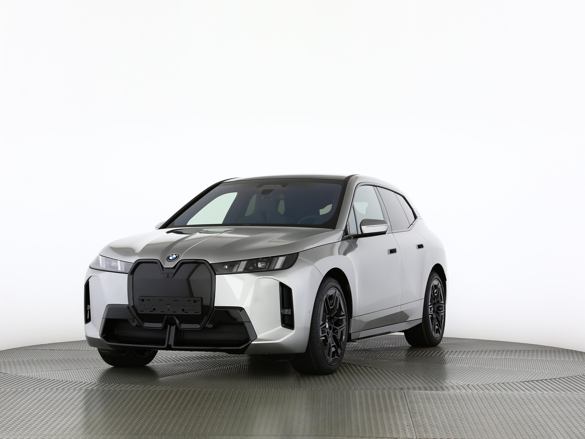BMW iX xDrive60-image-0