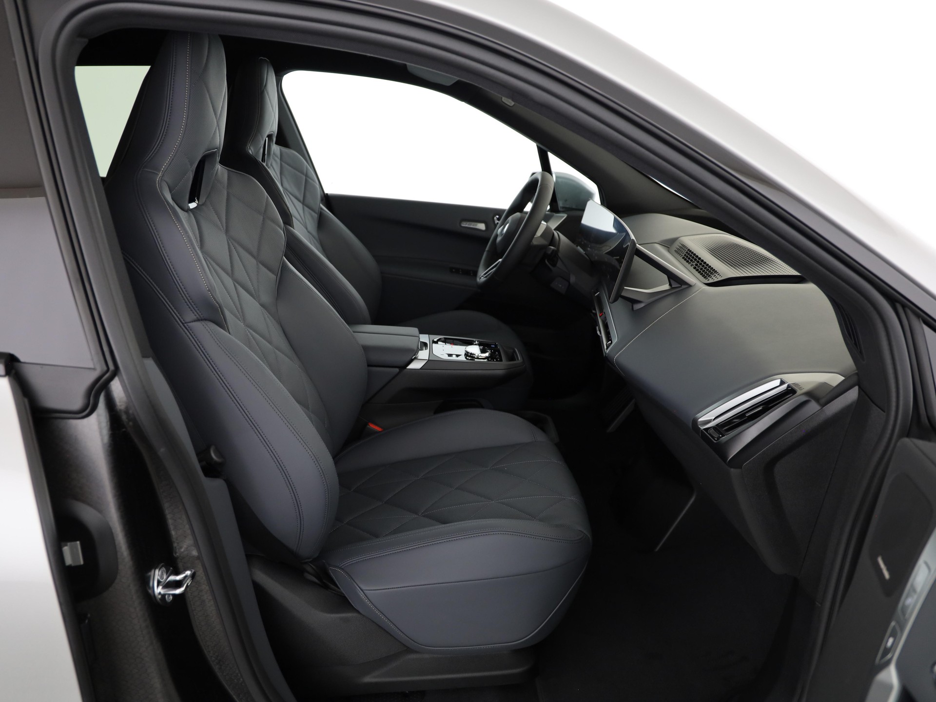 BMW iX xDrive60-image-14