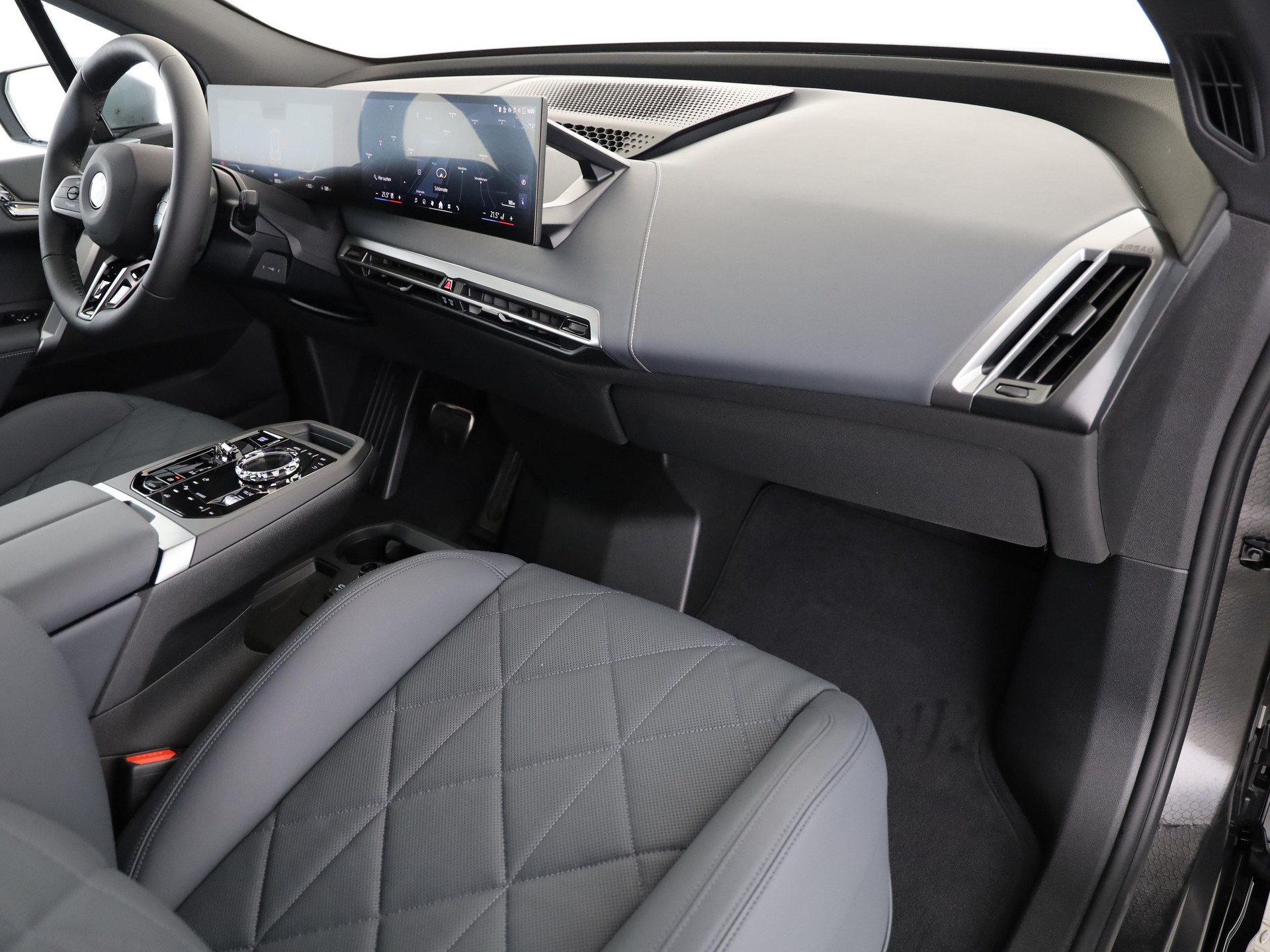 BMW iX xDrive60-image-13